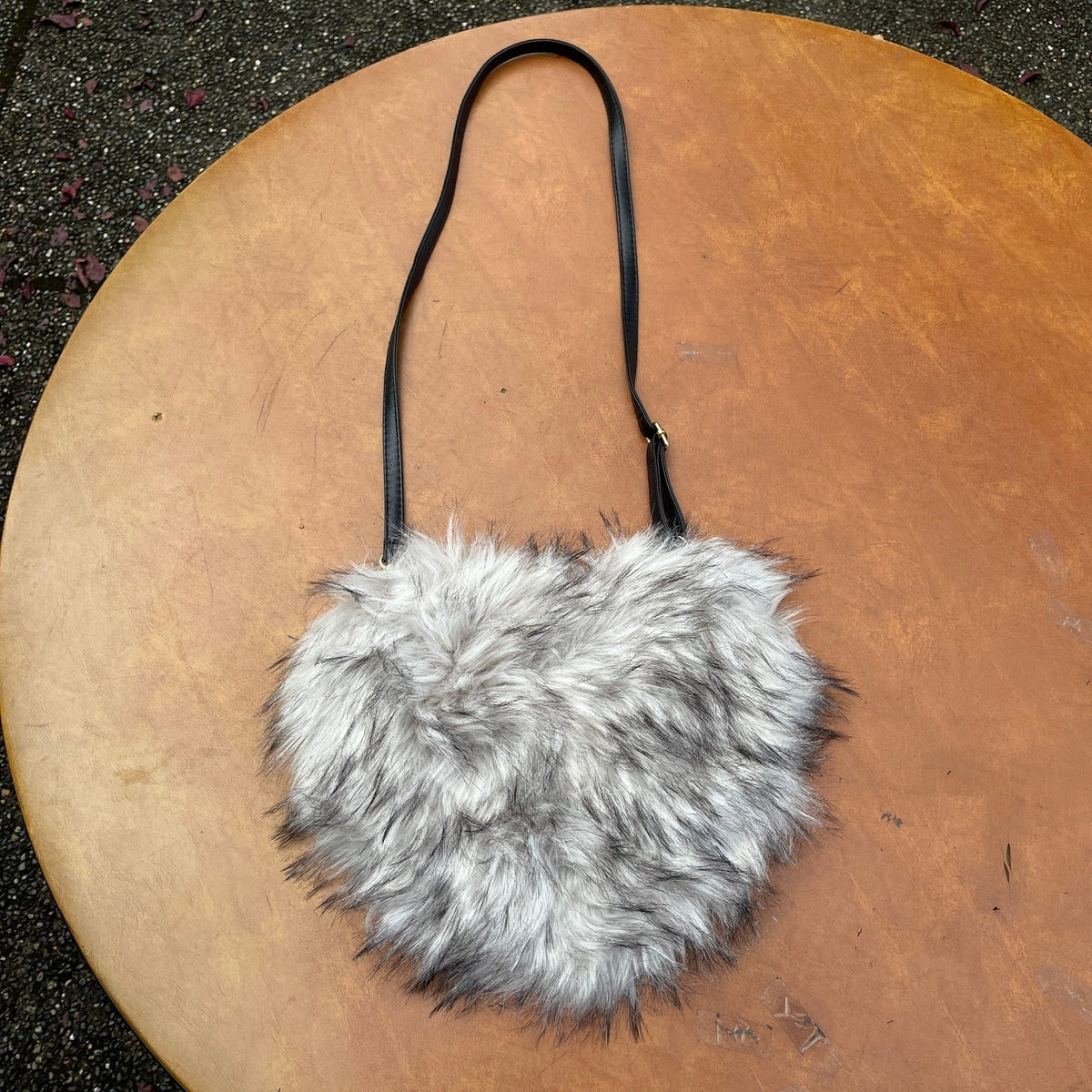 Womens White/Grey Plush Heart Shaped Crossbody Fur Fluffy Shoulder Bag Purse