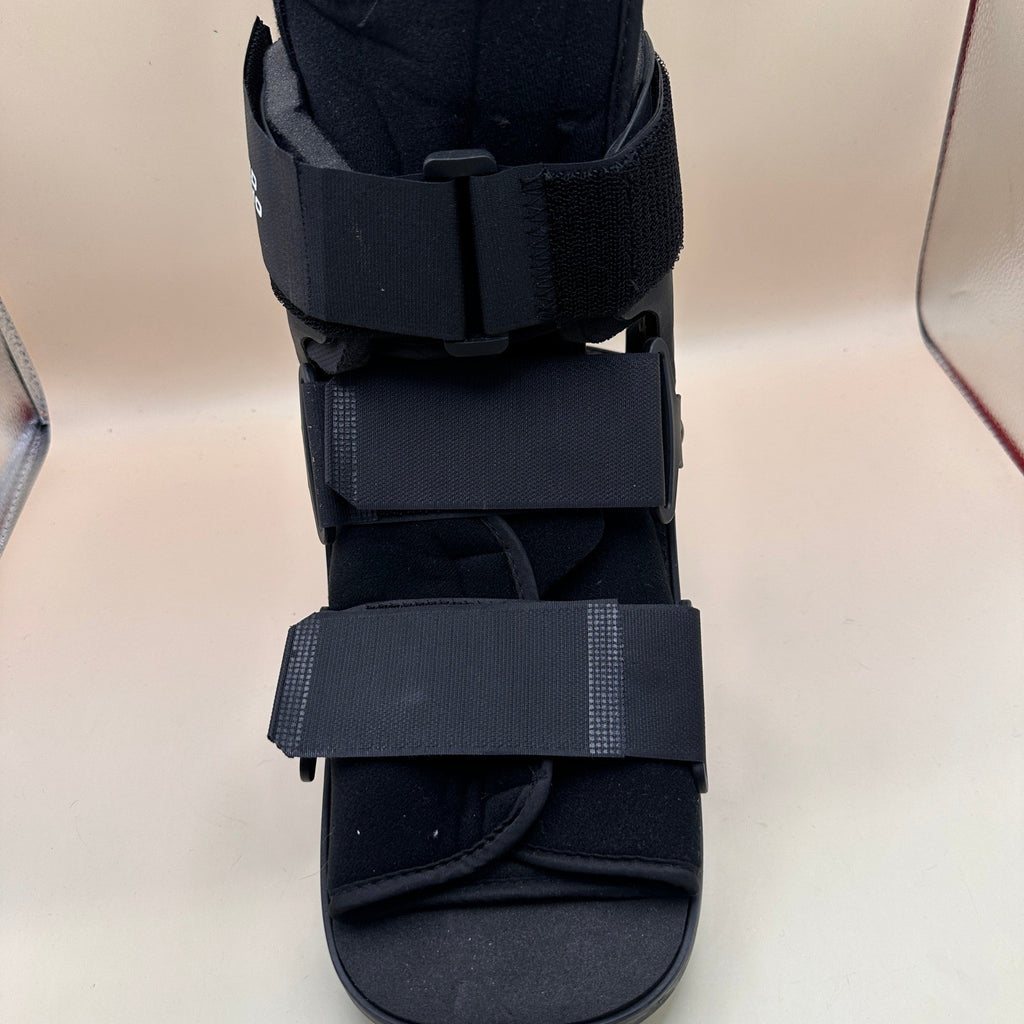 United Ortho USA14115 Sz M Short Air Cam Walker Fracture Boot, Fits Left or Righ