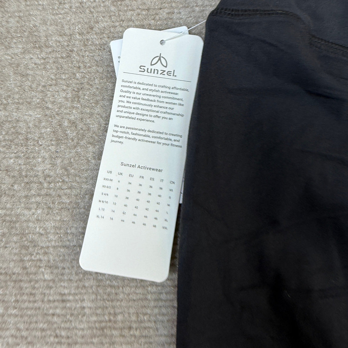 MSRP $39 Sunzel Women's M Black 28" Inseam Crossover Waist Workout Leggings