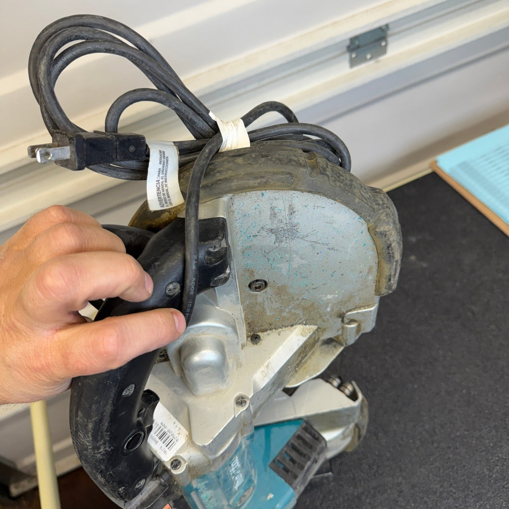 Makita 2107F Portable Band Saw 6.5Amp Corded 120v