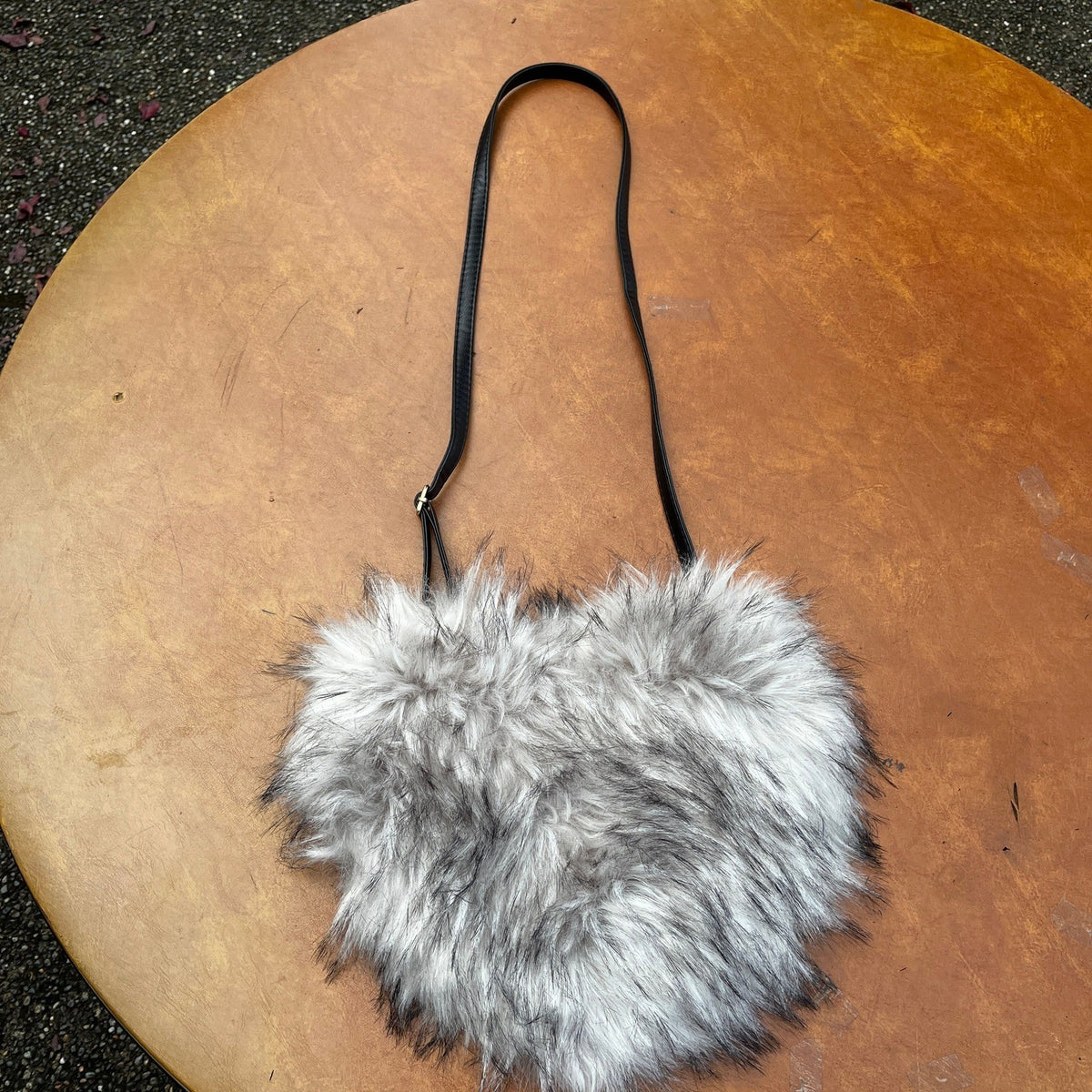 Womens White/Grey Plush Heart Shaped Crossbody Fur Fluffy Shoulder Bag Purse
