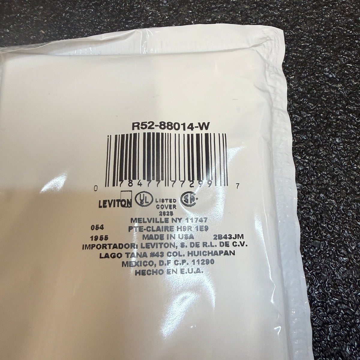 Pack of 40 Leviton 88014-W White 1-Gang Blank Wallplate, Standard Size, Thermose