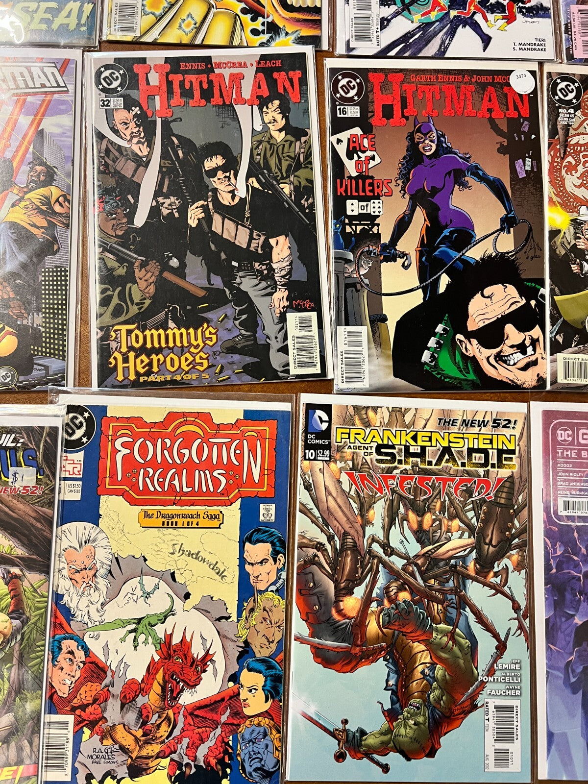 Lot of 15 Dc Comics - Darkstars, Convergence: Suicide Squad, Hitman, Black Condo