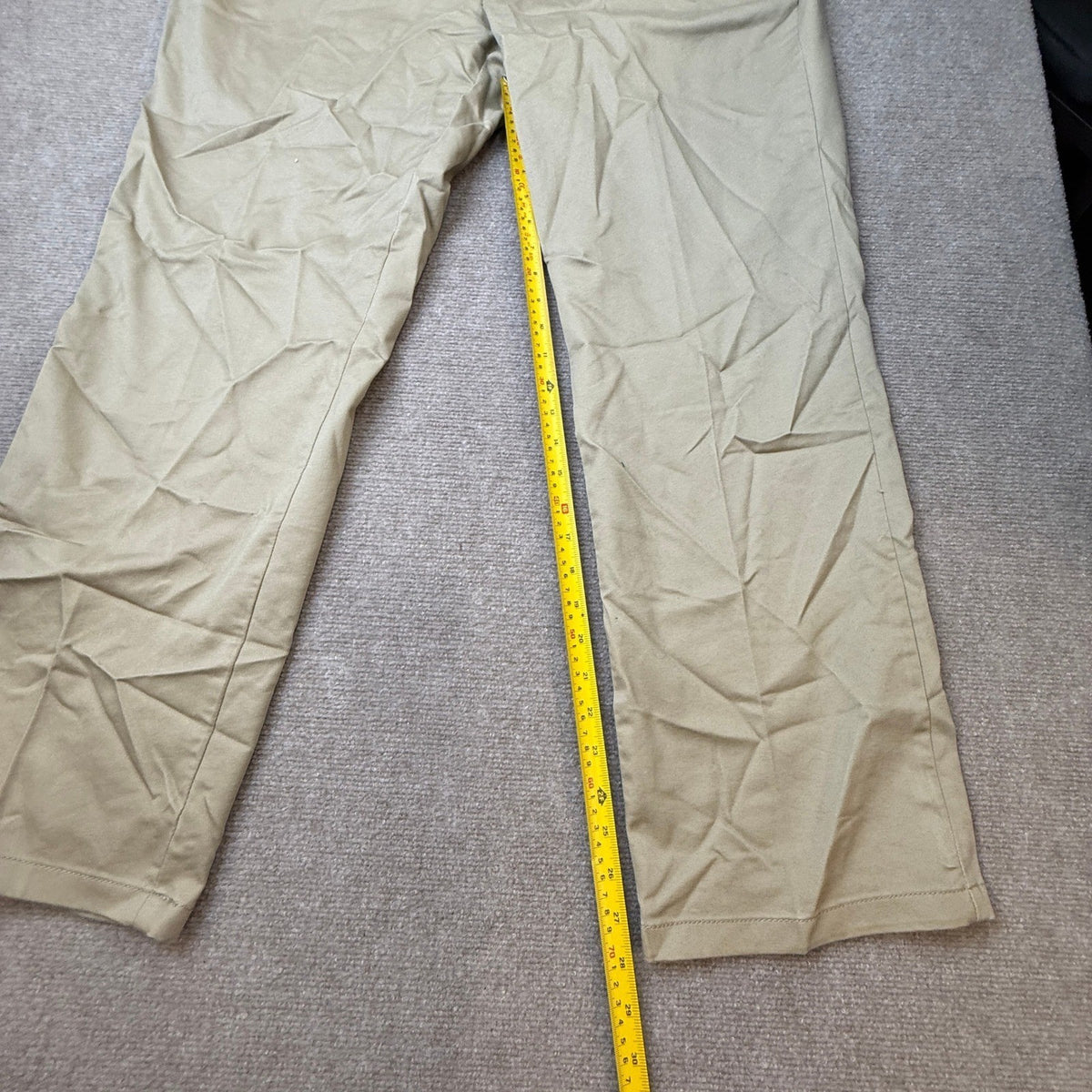 St. John's Bay Mens Universal 40x32 British Khaki Pants w/ SMALL HOLLE SEE PHOTO
