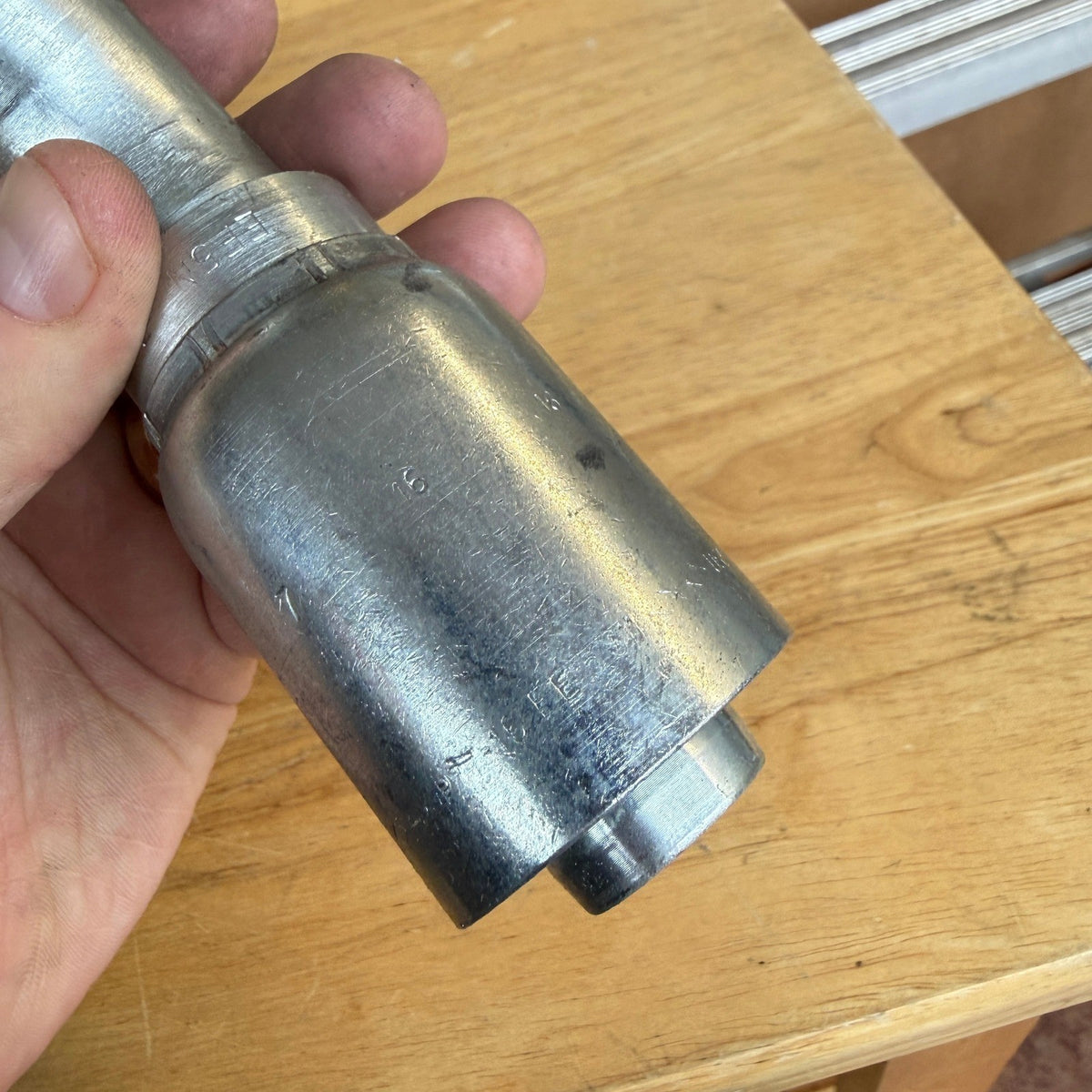 Parker 11777-16-16 Fitting 1" Hose X 1" SAE Code 61 Flange Head