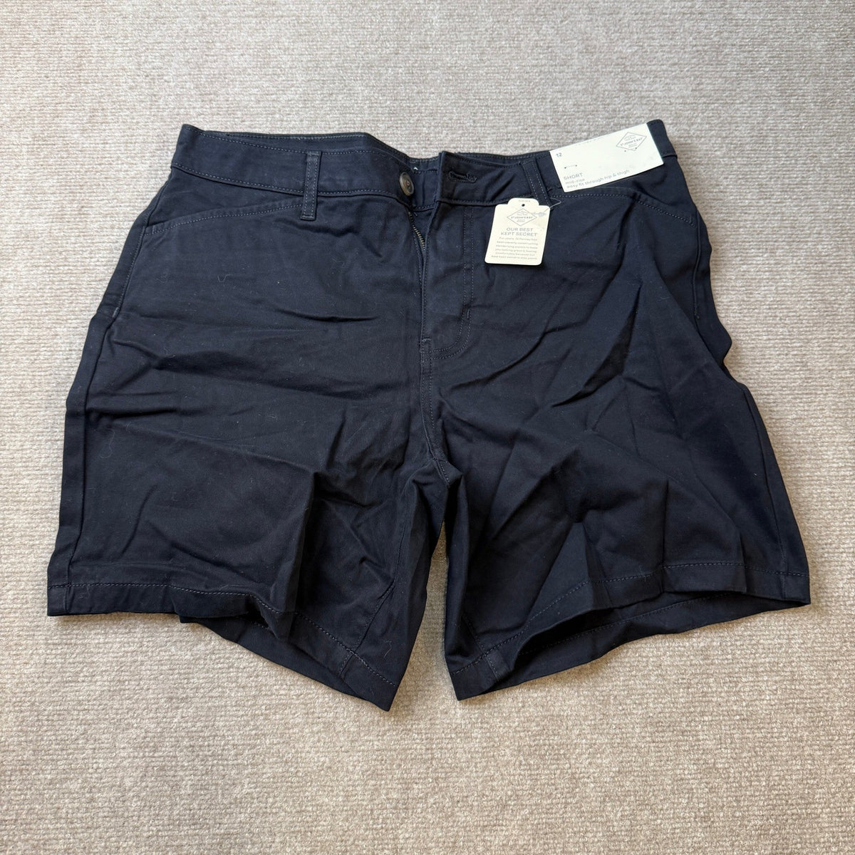 MSRP $32 St. John's Bay Womens 12 Black 7" Mid Rise Easy Fit Shorts