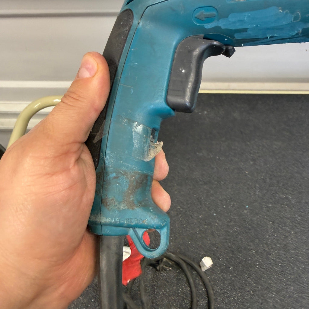 Makita DP4000 1/2" Drill Variable Speed (0 - 950 RPM), 7 AMP Corded