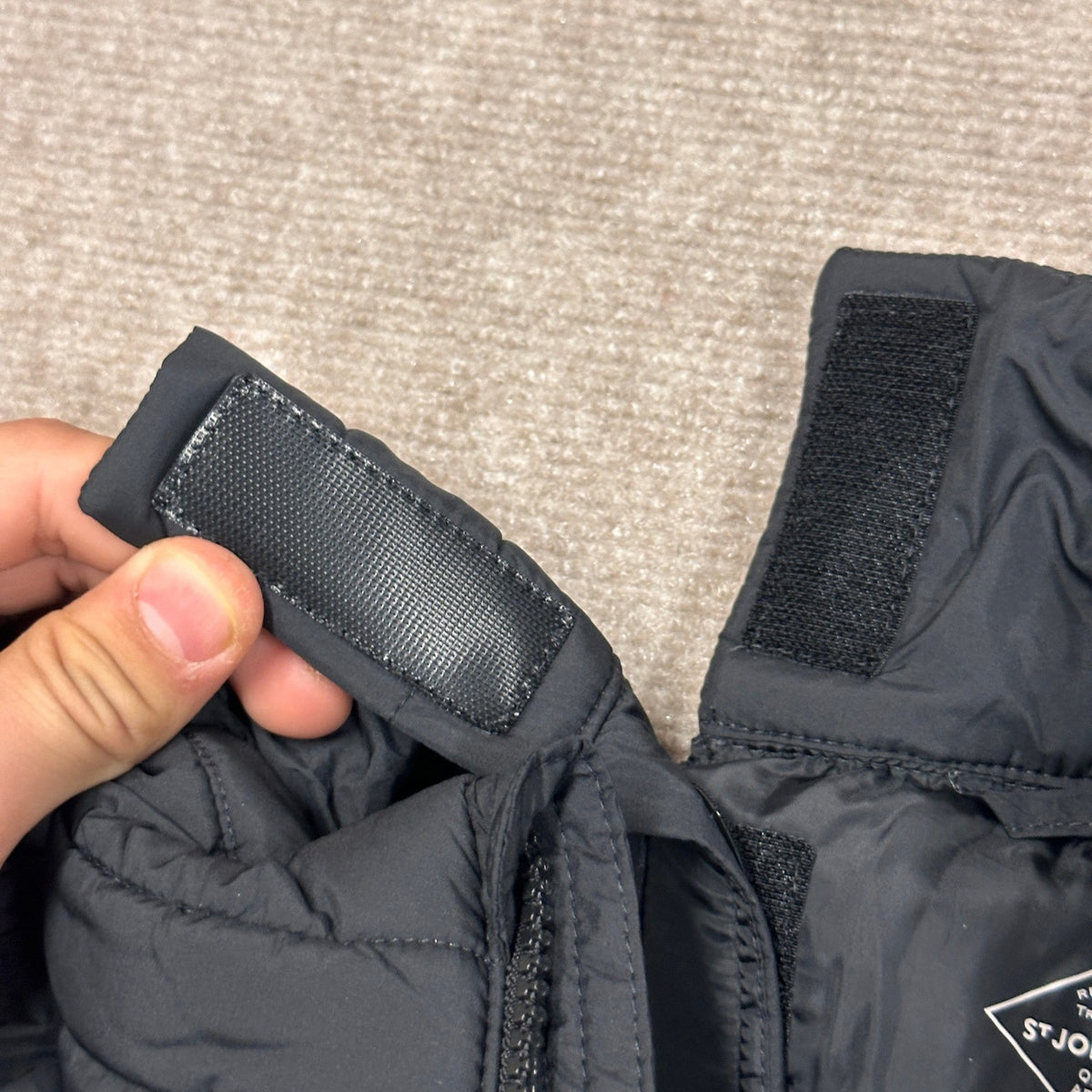 MSRP $100 St. John's Bay Mens S Black Midweight Puffer Jacket Adaptive Easy-on