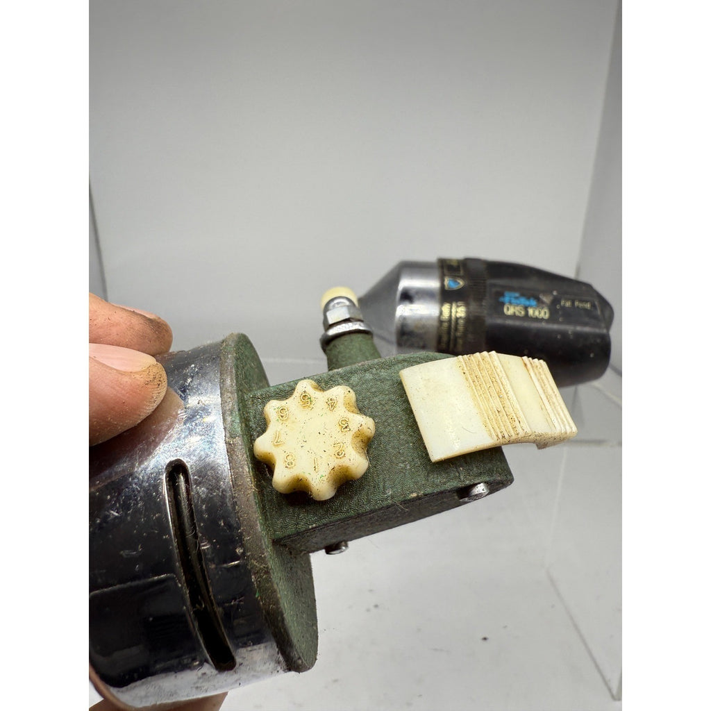 Lot of 2 Vtg FinTek QRS 1000 & Jorgensen CUB Spincast Fishing Reels