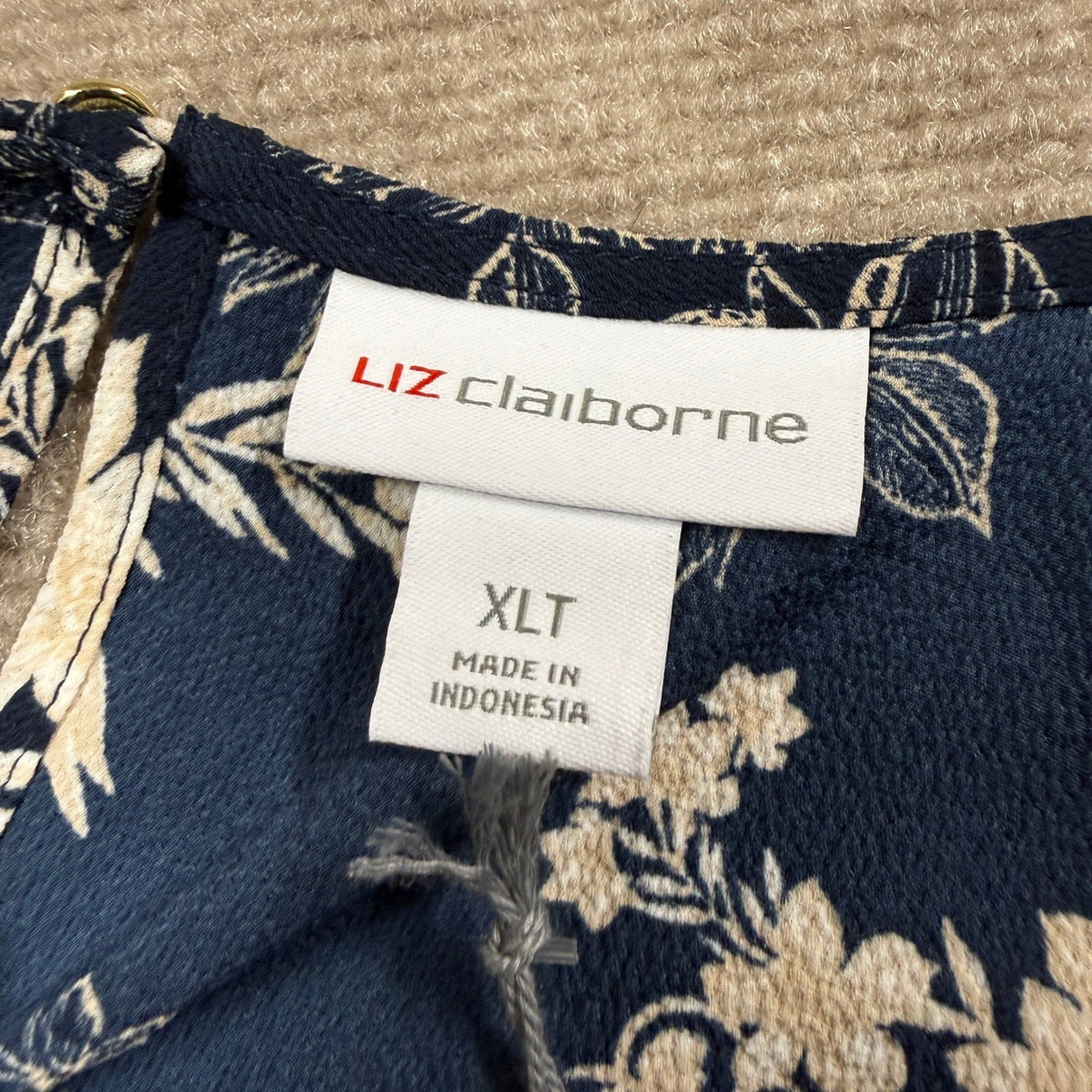 MSRP $48 Liz Claiborne Womens XL Tall Navy Flowers Short Sleeve Blouse U Neck