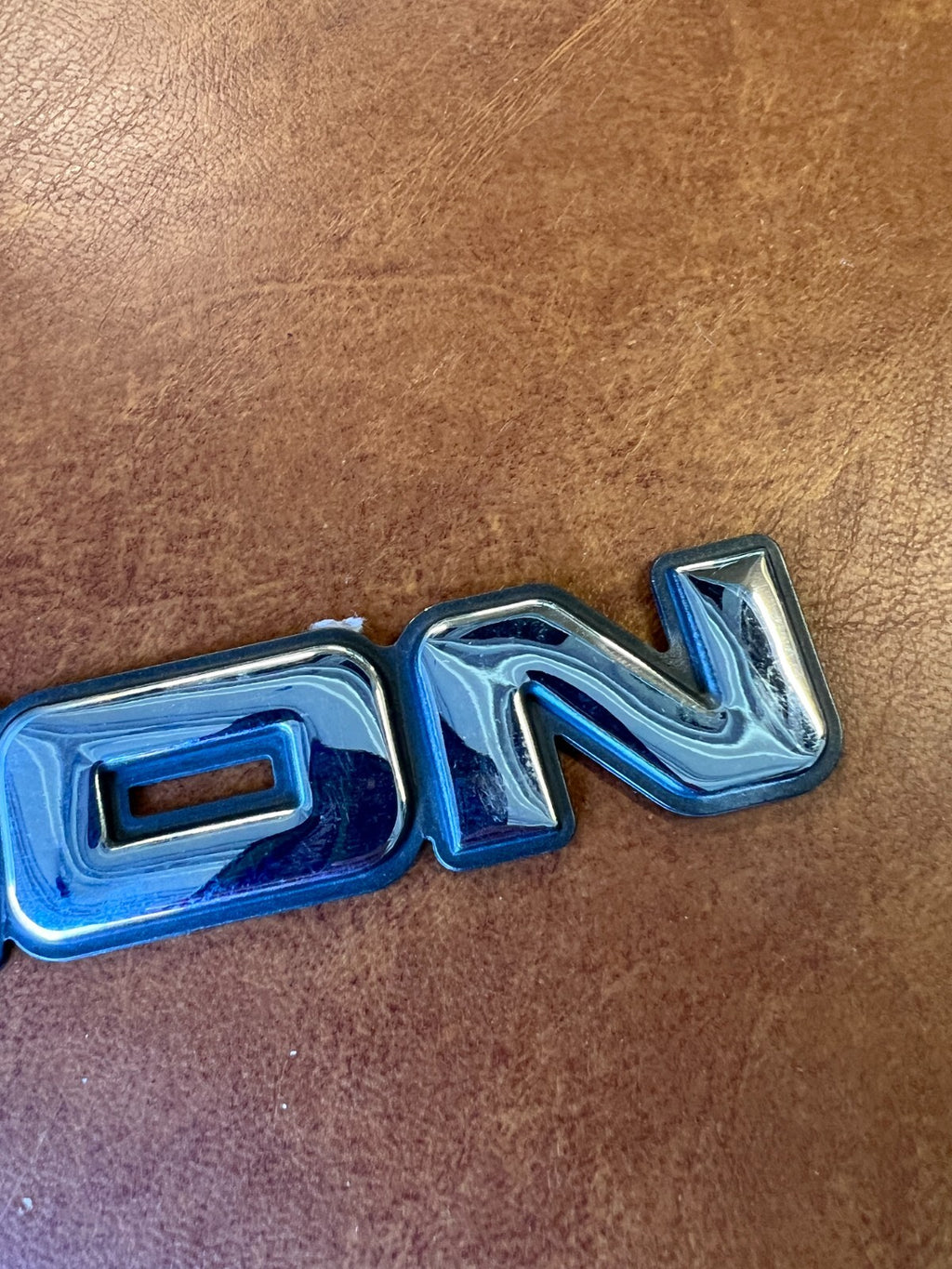 OEM 2000 2001 2002 2003 2004 2005 2006 GMC Yukon Rear Trunk Emblem 15736210
