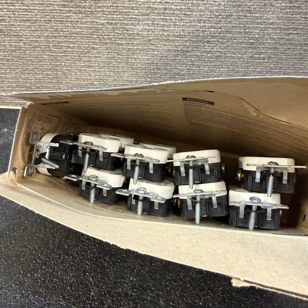 Pack of 9 Leviton 5320-WMP 15 Amp 125V Tamper Resistant Duplex Outlet White