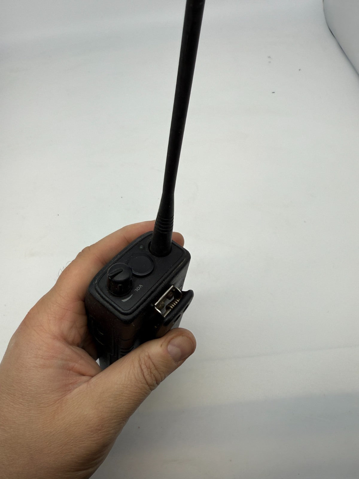 Motorola Vertex Standard 2 Way Radio VX-131-G4-2 Battery Untested