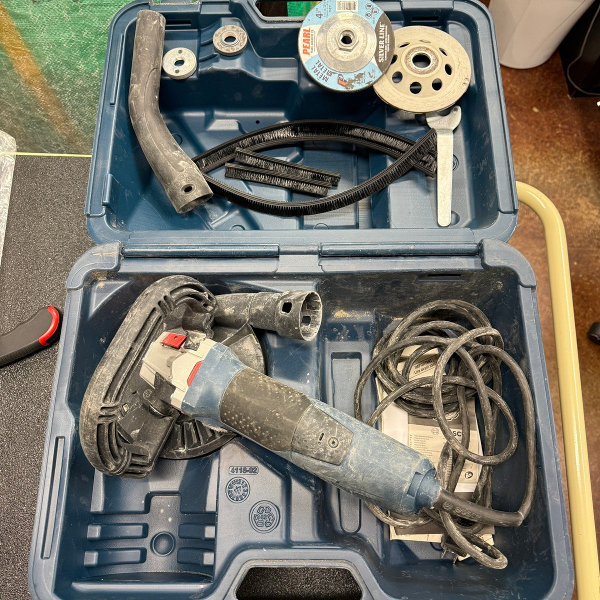 Bosch CSG15 5" Concrete Surfacing Grinder 12.5A Dust Shroud Cup Wheel w/ Case