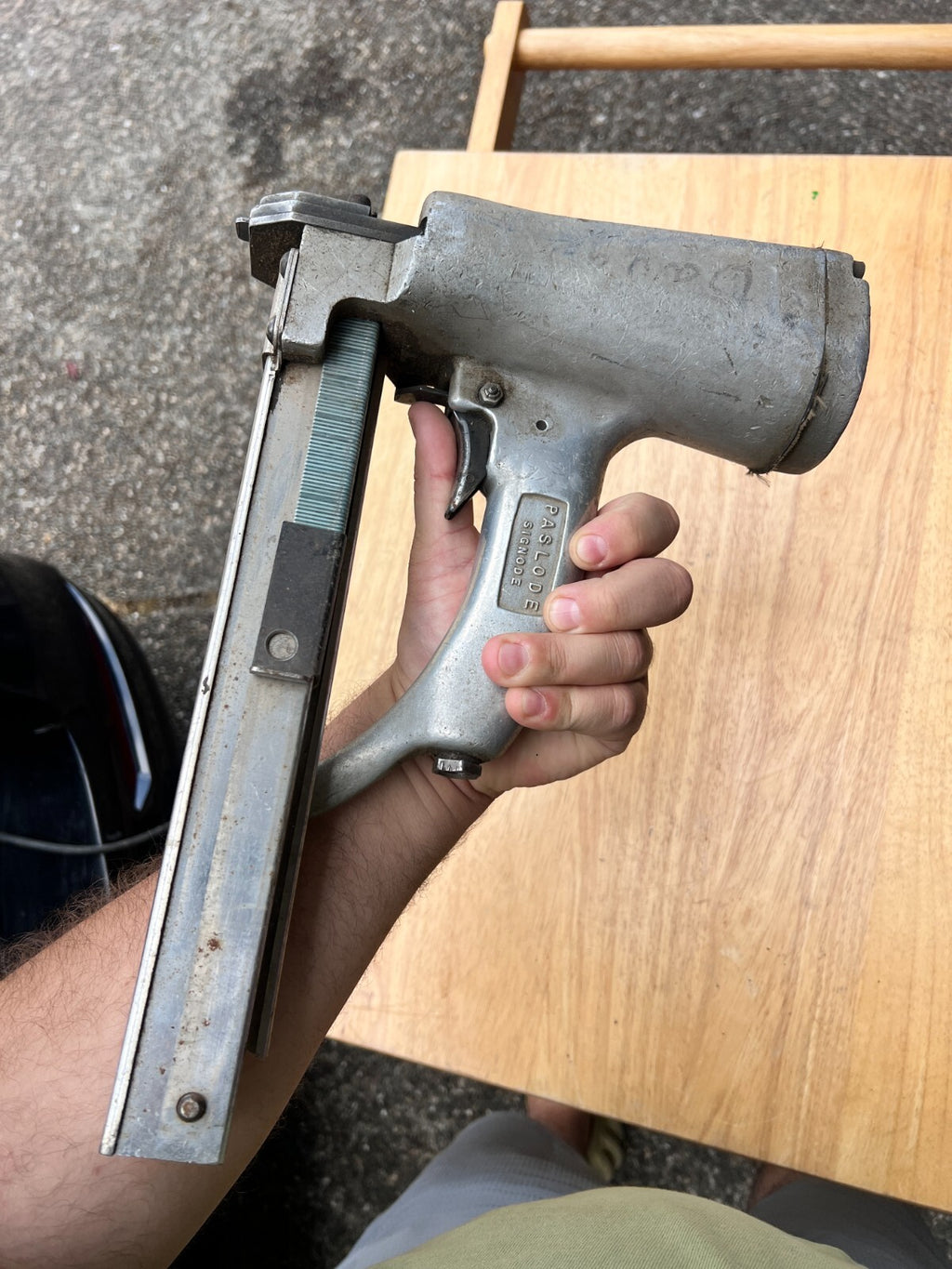 Paslode Signode Magnum Model # 91293 Pneumatic Air Nailer
