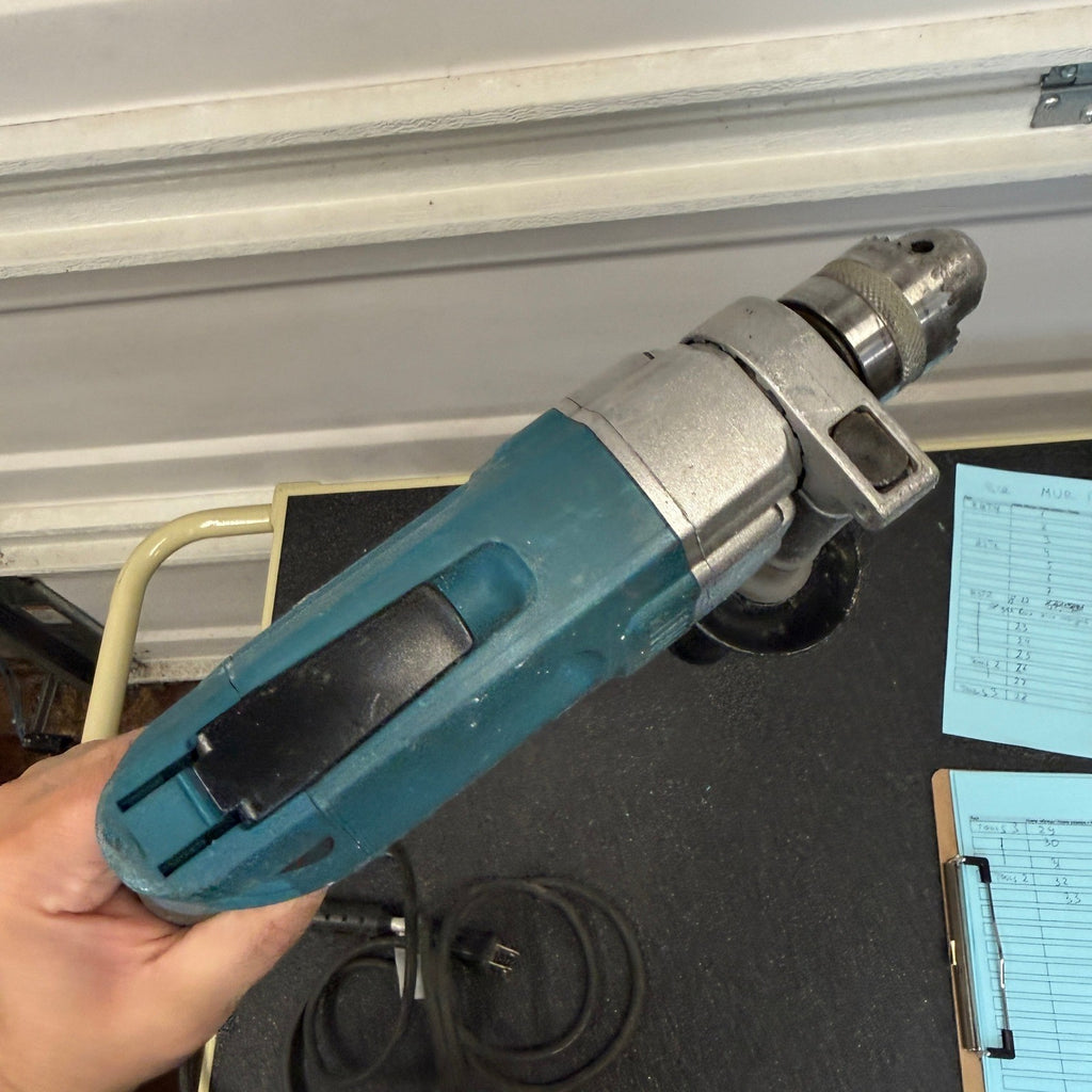 Makita DP4000 1/2" Drill Variable Speed (0 - 950 RPM), 7 AMP Corded