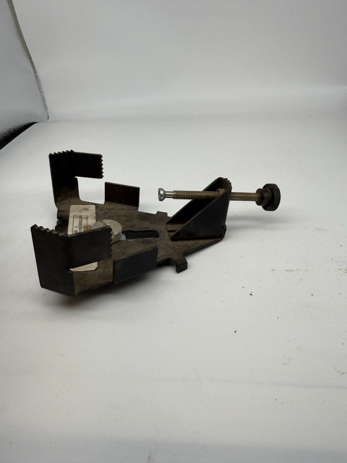 Vintage BATTERBOARD FLOOR TRIVET-1146