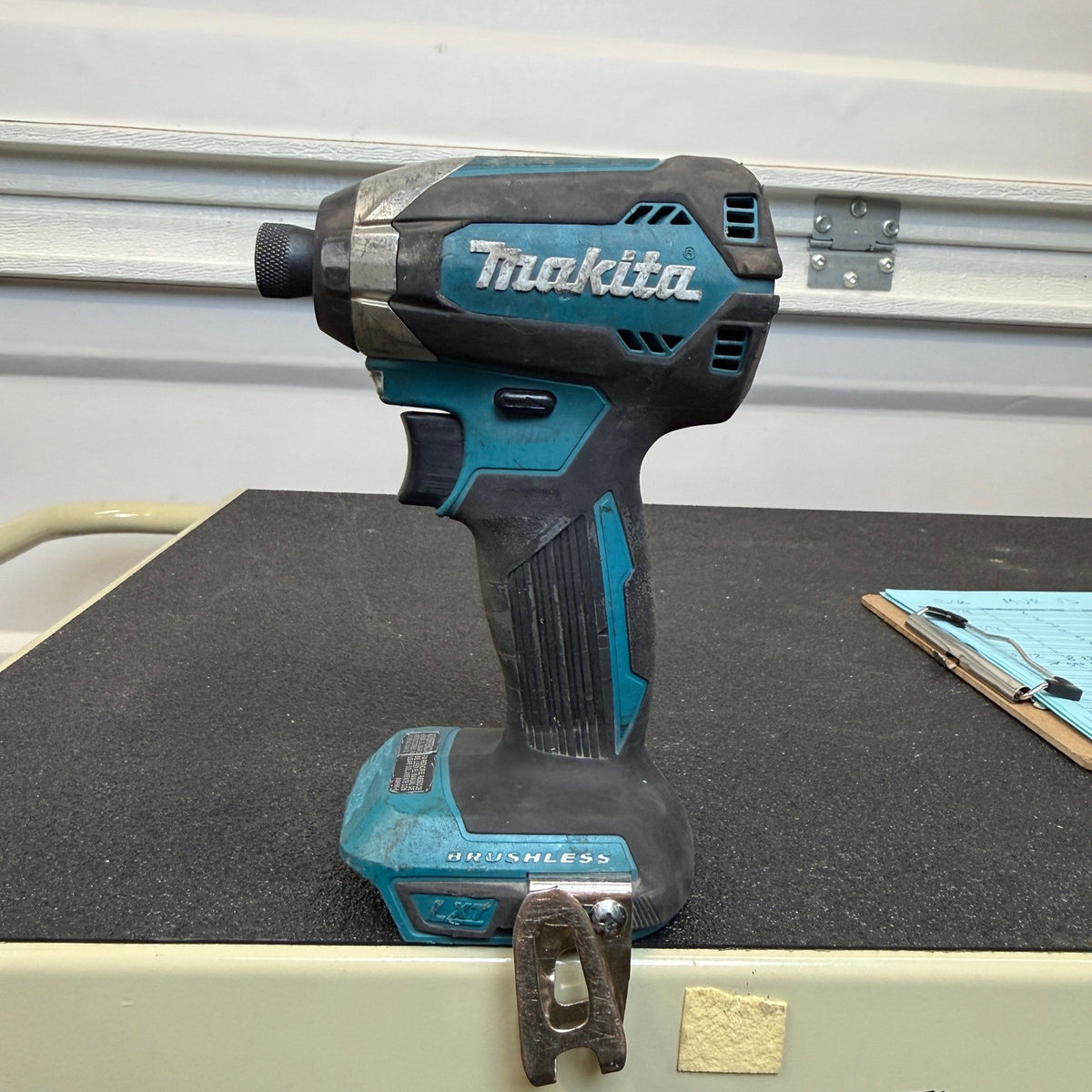 Makita XDT13 18V Lithium‑Ion 1/4" Brushless Cordless Impact Driver, Tool Only