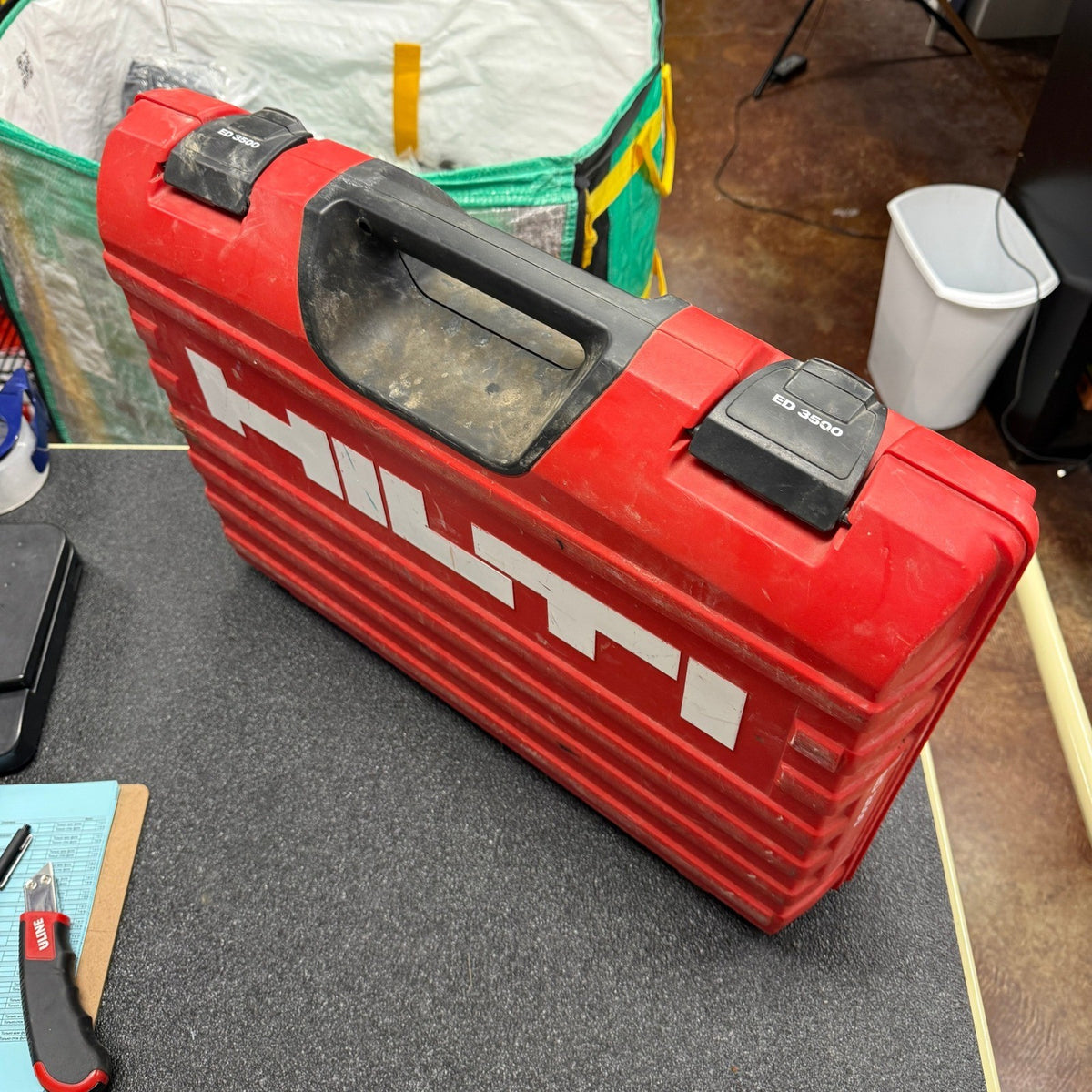 Hilti ED3500 Cordless Adhesive Epoxy Dispenser Set w/ 2 Batteries, Charger, Hard