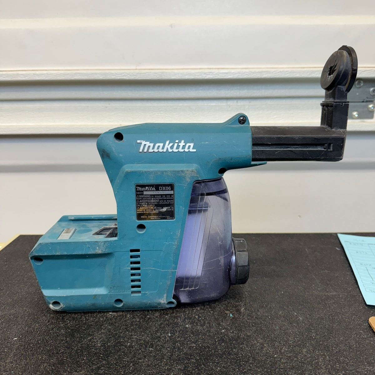 Makita DX06 Dust Extractor Attachment with HEPA Filter Cleaning Mechanism