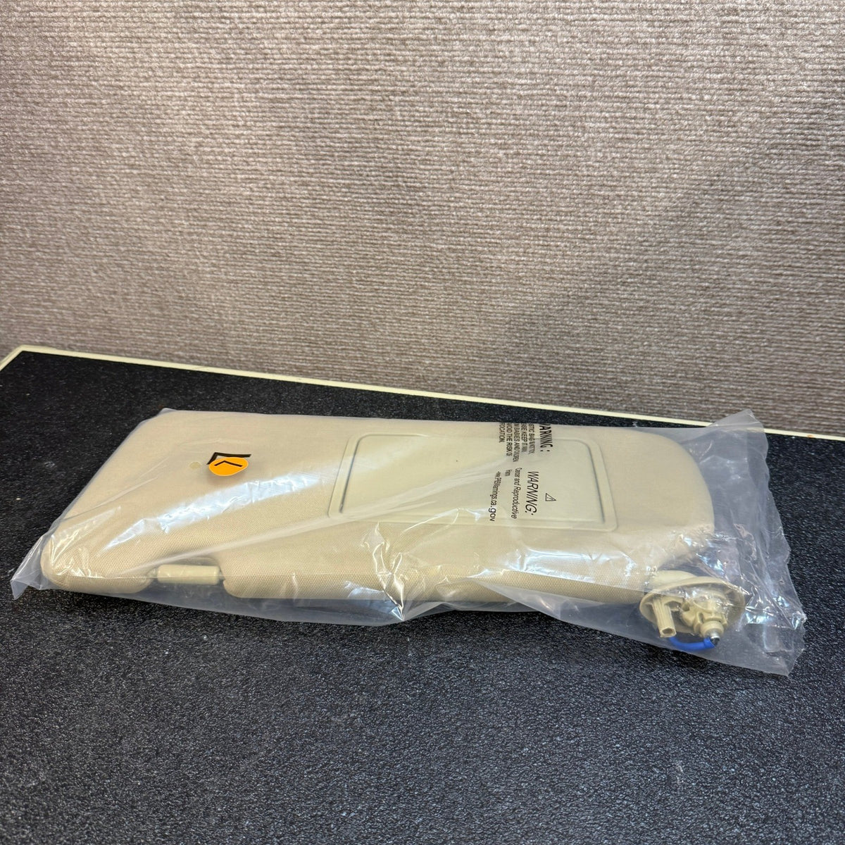 Left Driver Side Sun Visor, Beige for Honda CRV 2017-2022 Replace 83280-TLY-H11