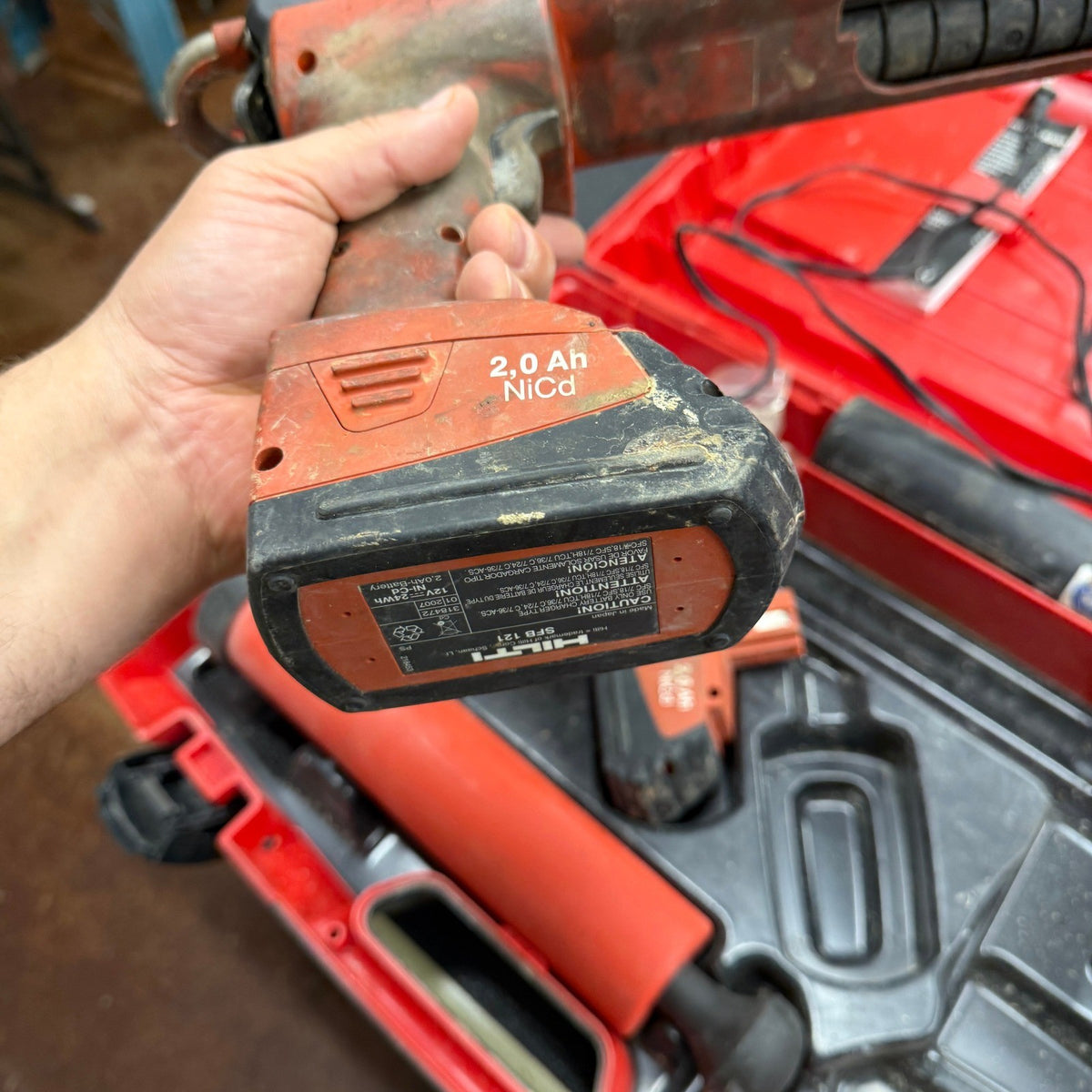 Hilti ED3500 Cordless Adhesive Epoxy Dispenser Set w/ 2 Batteries, Charger, Hard