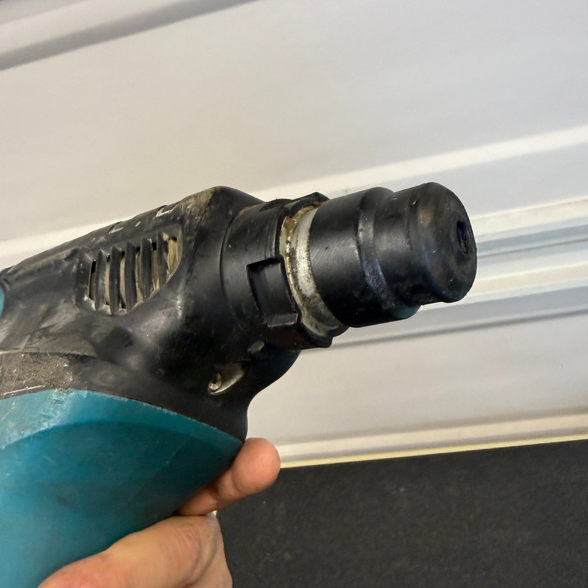 Makita HR2811F 1‑1/8'' SDS‑PLUS Rotary Hammer 7 AMP, Corded