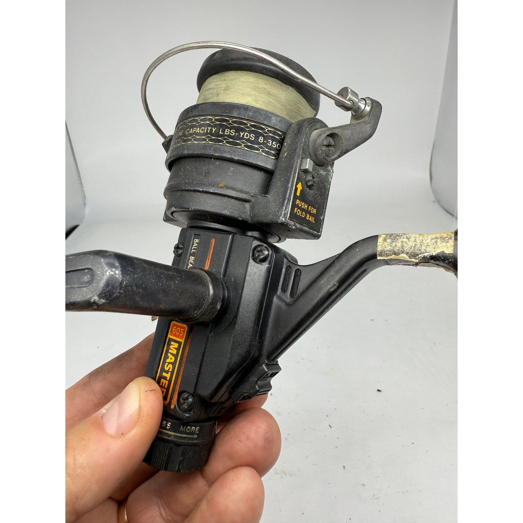 Vtg Master 605 Black Fishing Spinning Reel Ball Bearing Made in Korea
