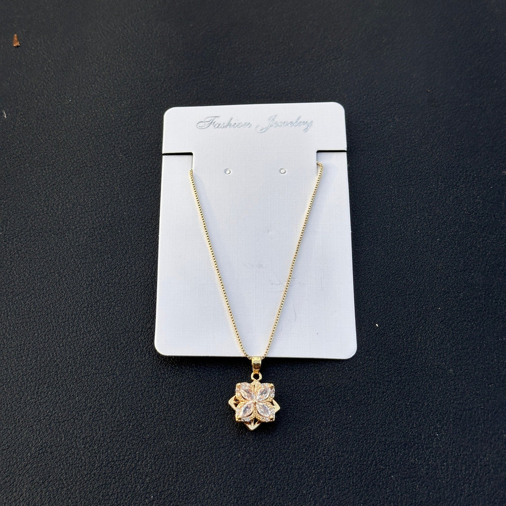 Four Leaf Clover Necklace Gold Tone Rotating Pendant Vintage Style for Women Zi