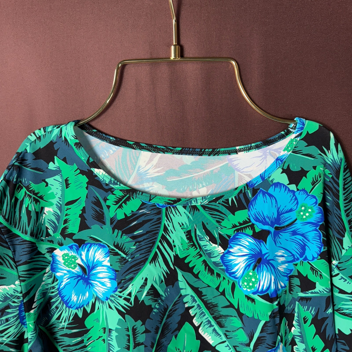Lands' End Women's XS Green Floral Long Sleeve Crewneck Swim Rash Guard