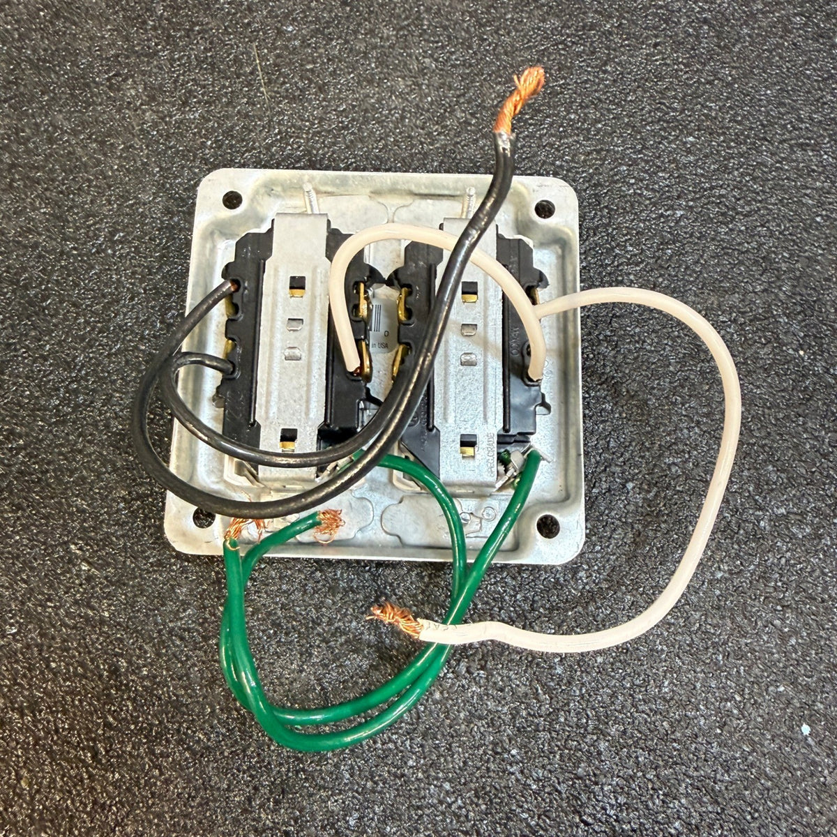 4-Plex 120V Quad Outlet Electrical Receptacle Plate Pre-Wired Grounded