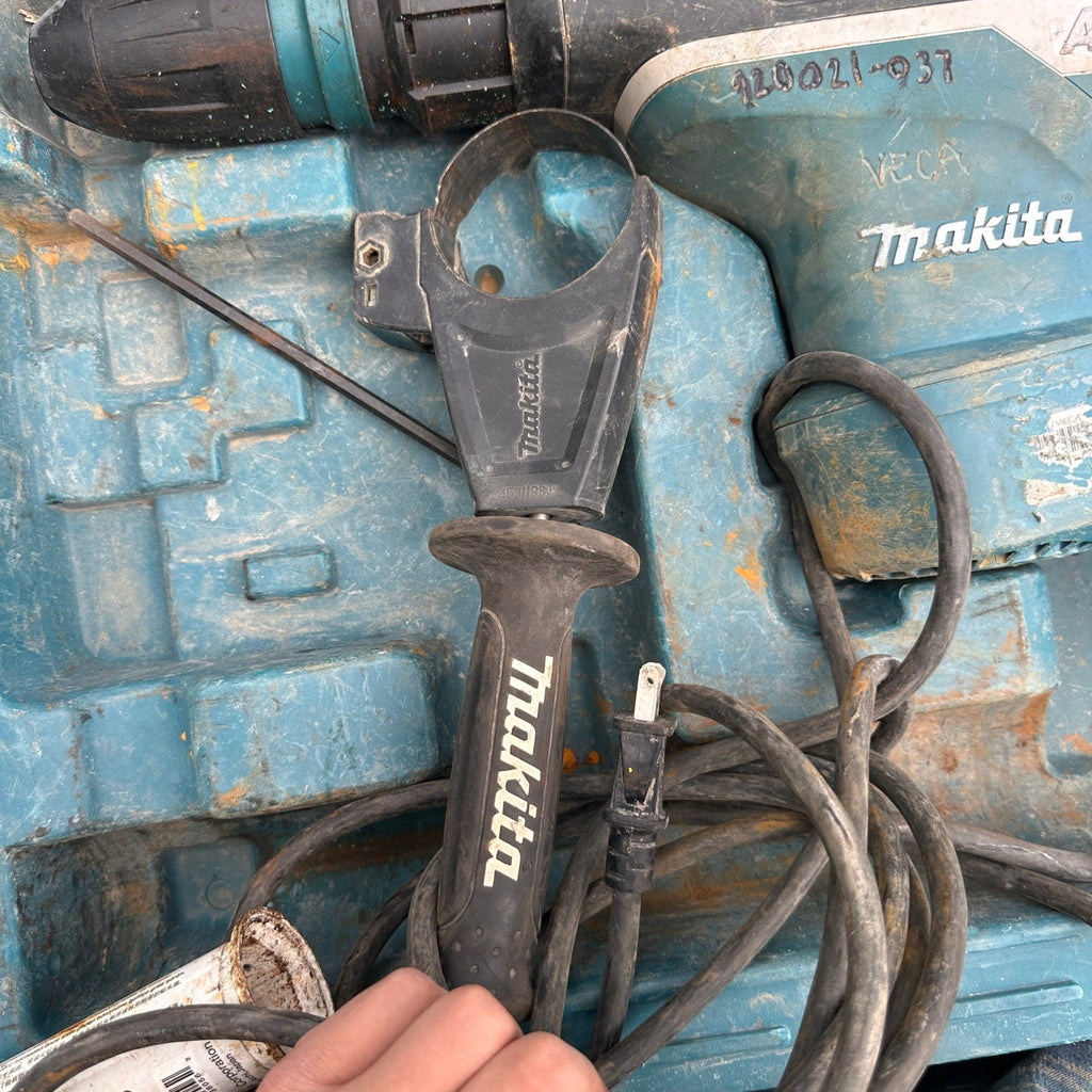 Makita HR4013C 1‑9/16" SDS‑MAX AVT Corded Rotary Hammer Drill w/ Hard Case