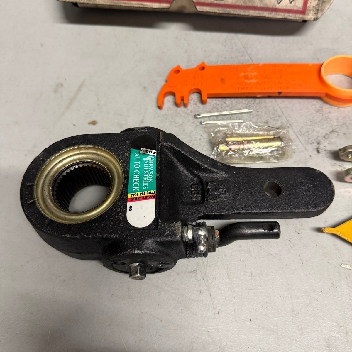 Crewson 43100 Auto Brake Slack Adjuster Kit 1-5/8"-37 5.5"