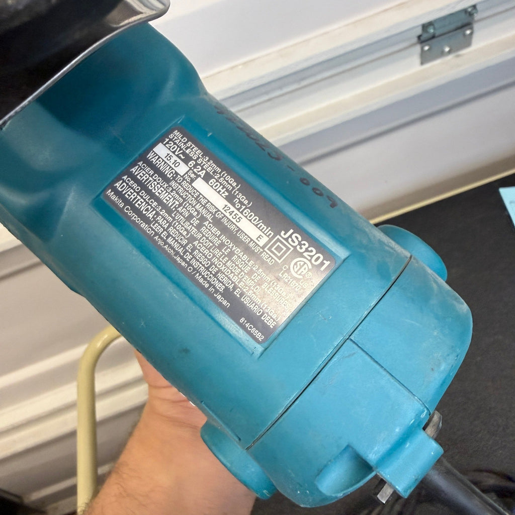 Makita JS3201 Electric Metal Shear 10 Gauge Sheet Cutter, Corded