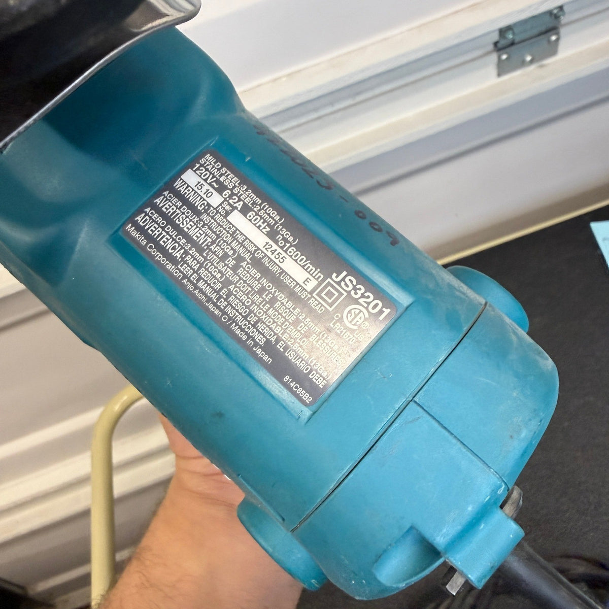 Makita JS3201 Electric Metal Shear 10 Gauge Sheet Cutter, Corded