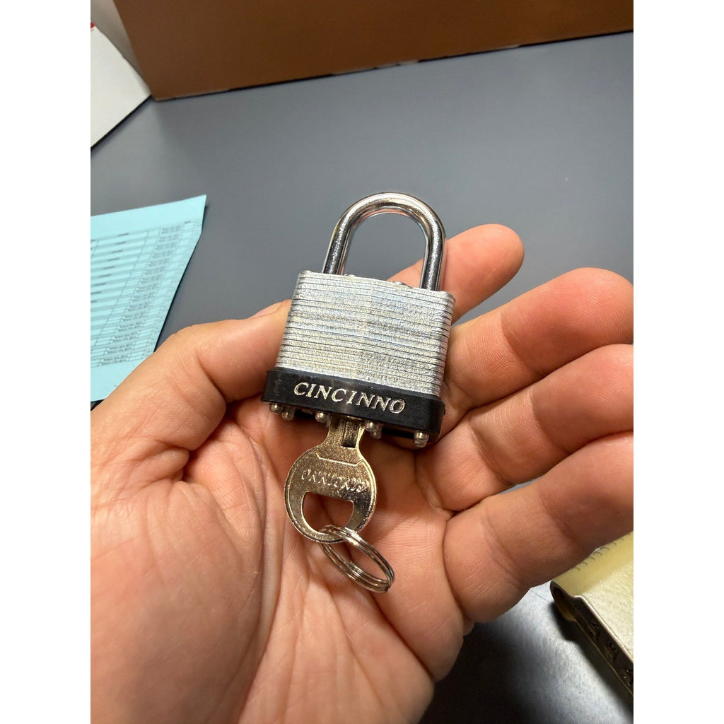 Lot of 2 Master Lock & Cincinno Padlocks Combination & Keyed Locks with Keys
