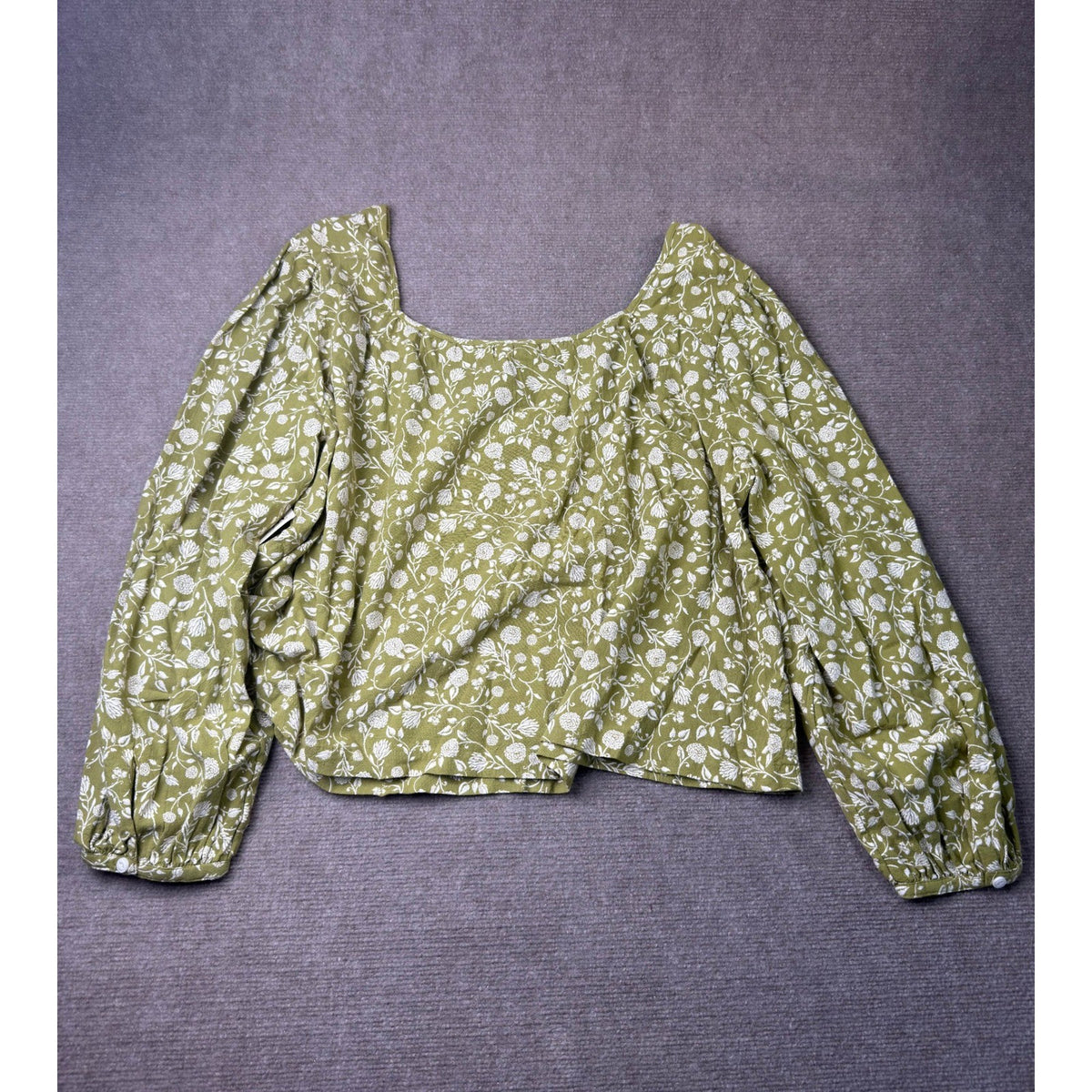 MSRP $44 a.n.a Women's XXL Petite Etched Floral Green Cropped Blouse Top Long