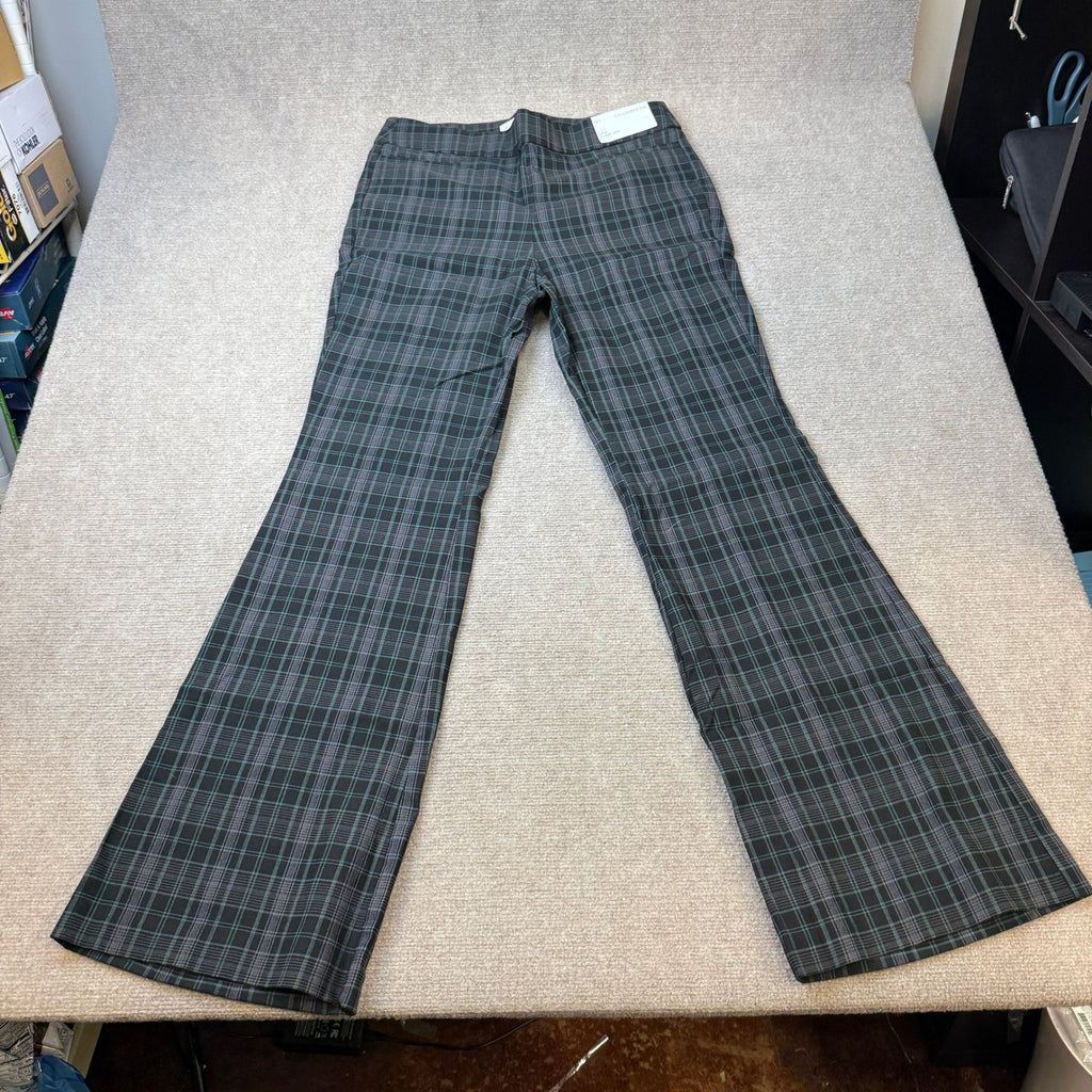 MSRP $54 Liz Claiborne Lisa Womens 12 Tall Black Green Plaid Flare Pull-On Pant