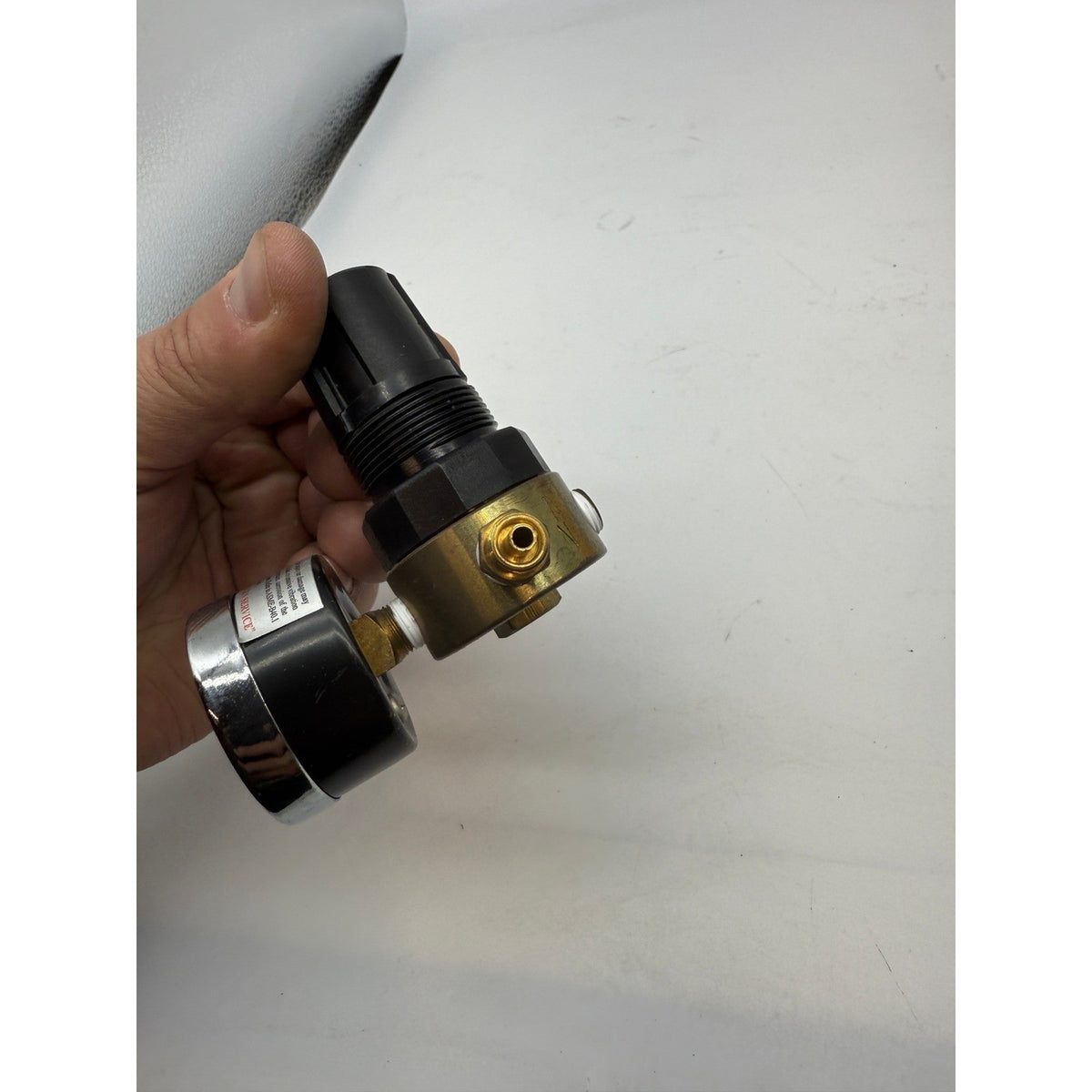 Parker Watts R364-01CG Pneumatic Regulator 1/8" NPT 0-125PSI 4-Port 1/8" NPT