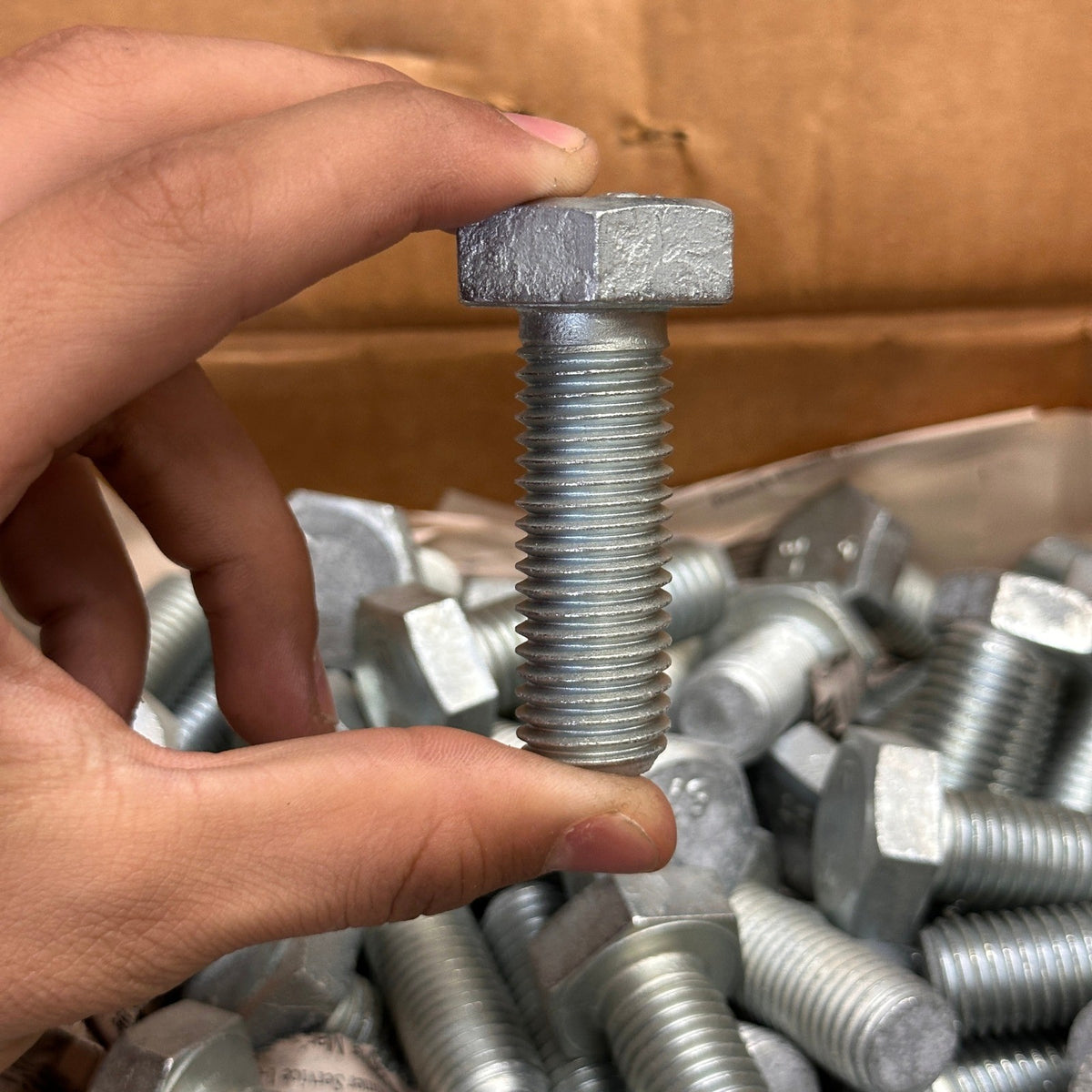 Pack of 92 Highland Threads 3/4-10 x 2 1/4 Heavy Hex Bolts A193 B7 Zinc Plated