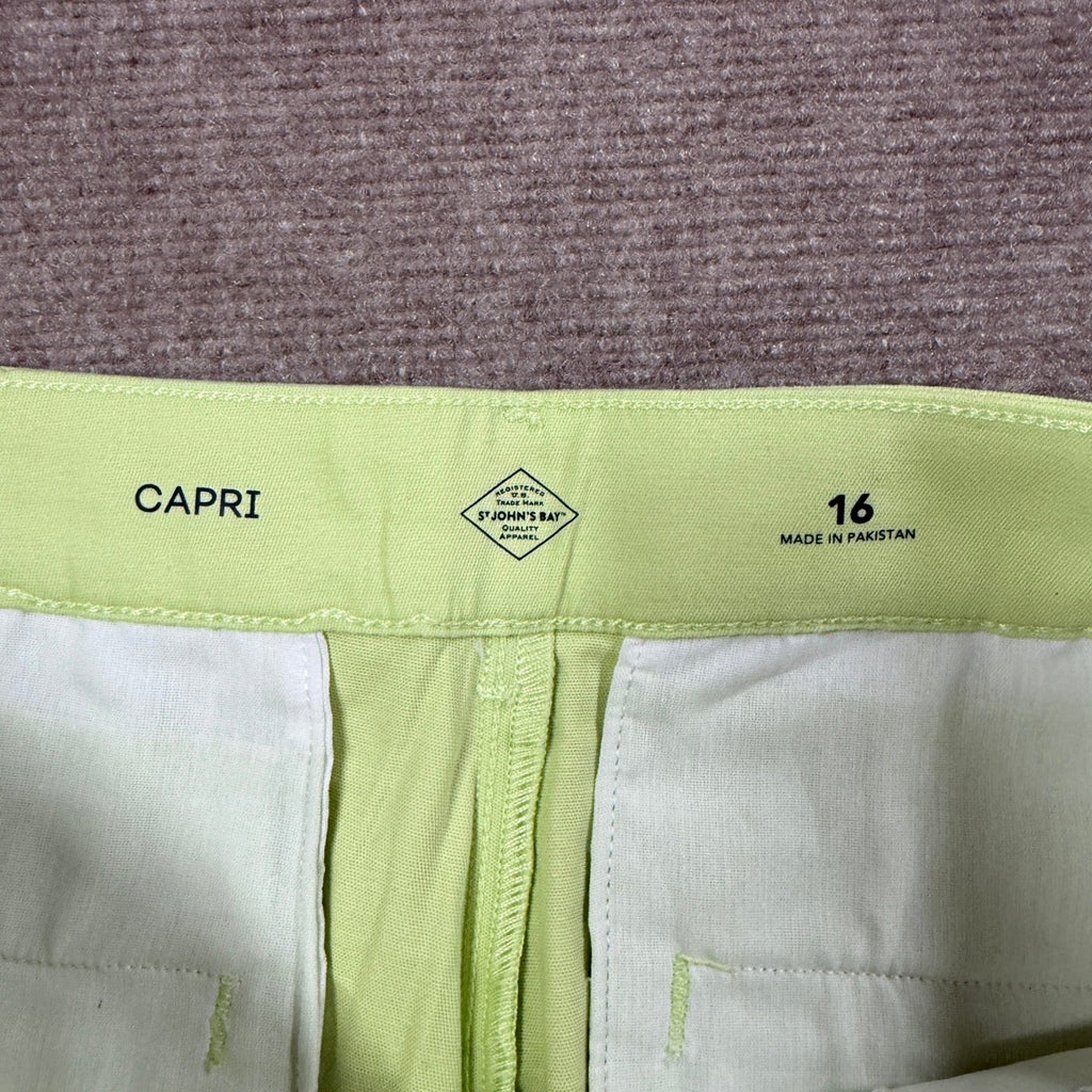 MSRP $34 St. John's Bay Secretly Slender Women's 16 Shadow Lime Capri Pants Mid