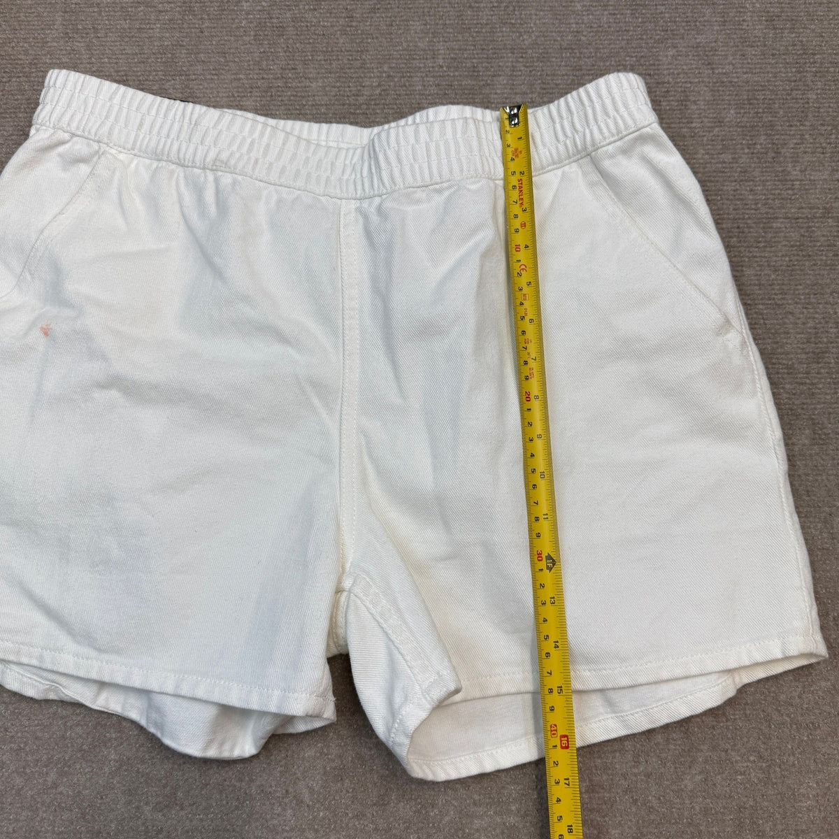 H&M Divided Women's M White Regular Waist Casual Shorts w/ MINOR STAINS