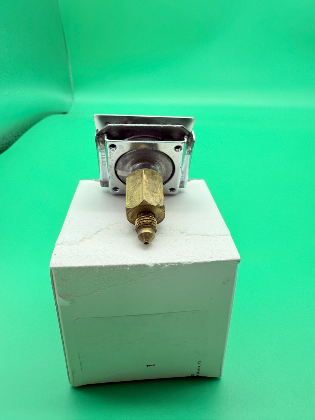 2646-00049 OIL PRESSURE GAUGE for Cessna