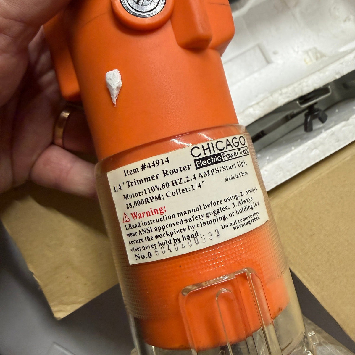 Chicago Electric 44914 28000 RPM 110V 1/4" Trimmer Router Kit Corded
