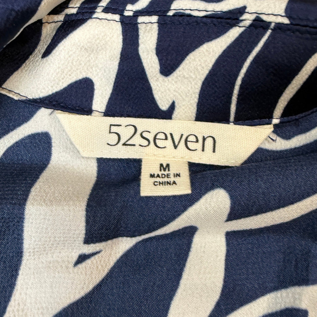 MSRP $79 52seven Womens M Navy Ivory Abstract Midi Dress V Neck 3/4 Sleeve