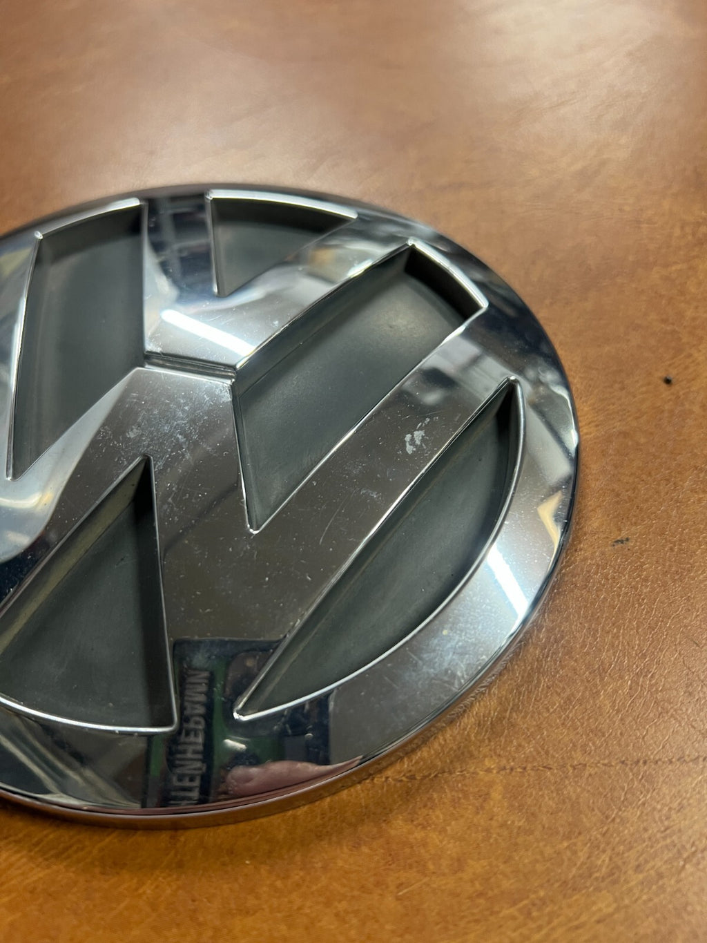 VW Volkswagen Touareg 2004 Rear Hatch Center Emblem OEM