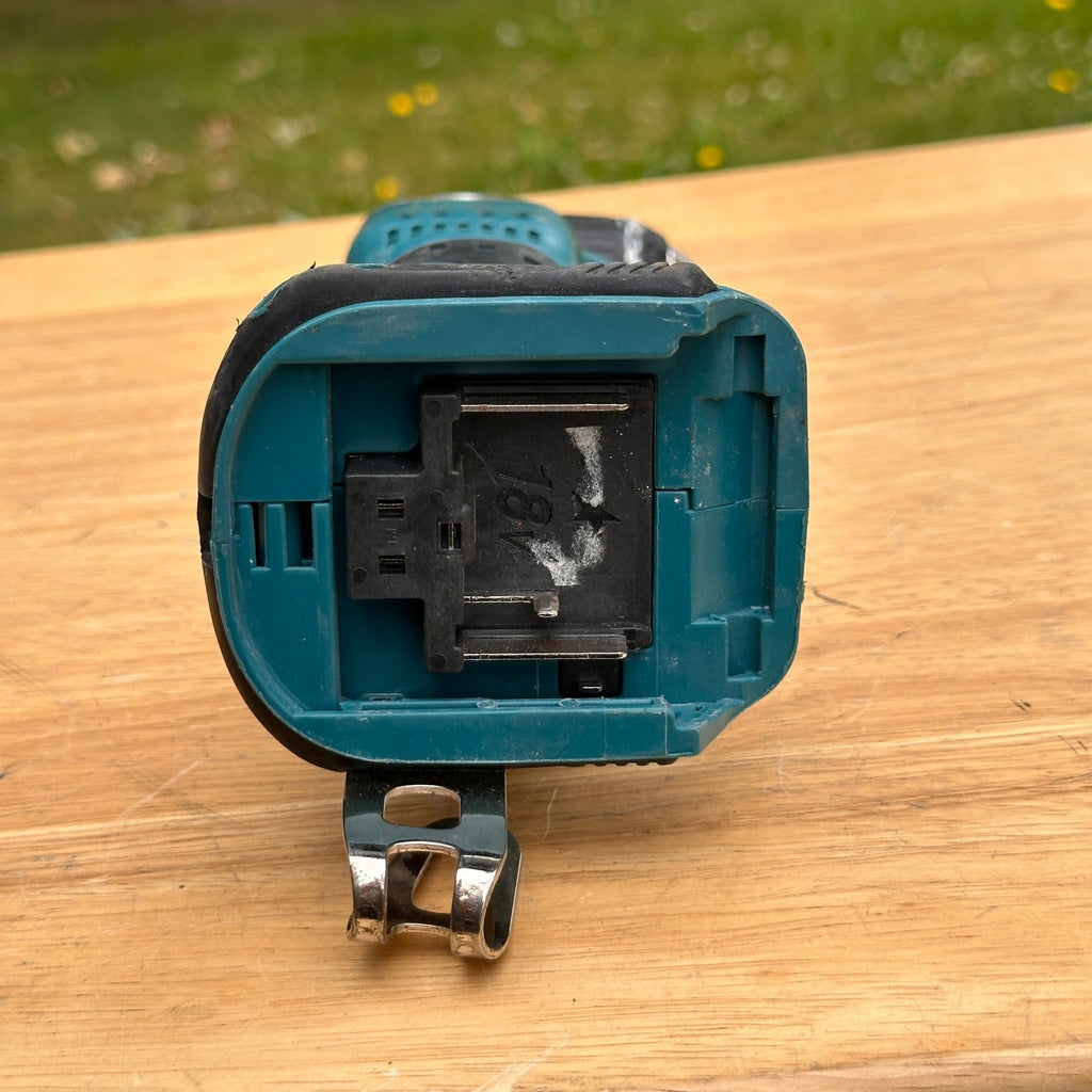 Makita XAD02 18V Lithium‑Ion Cordless 3/8" Angle Drill Tool Only