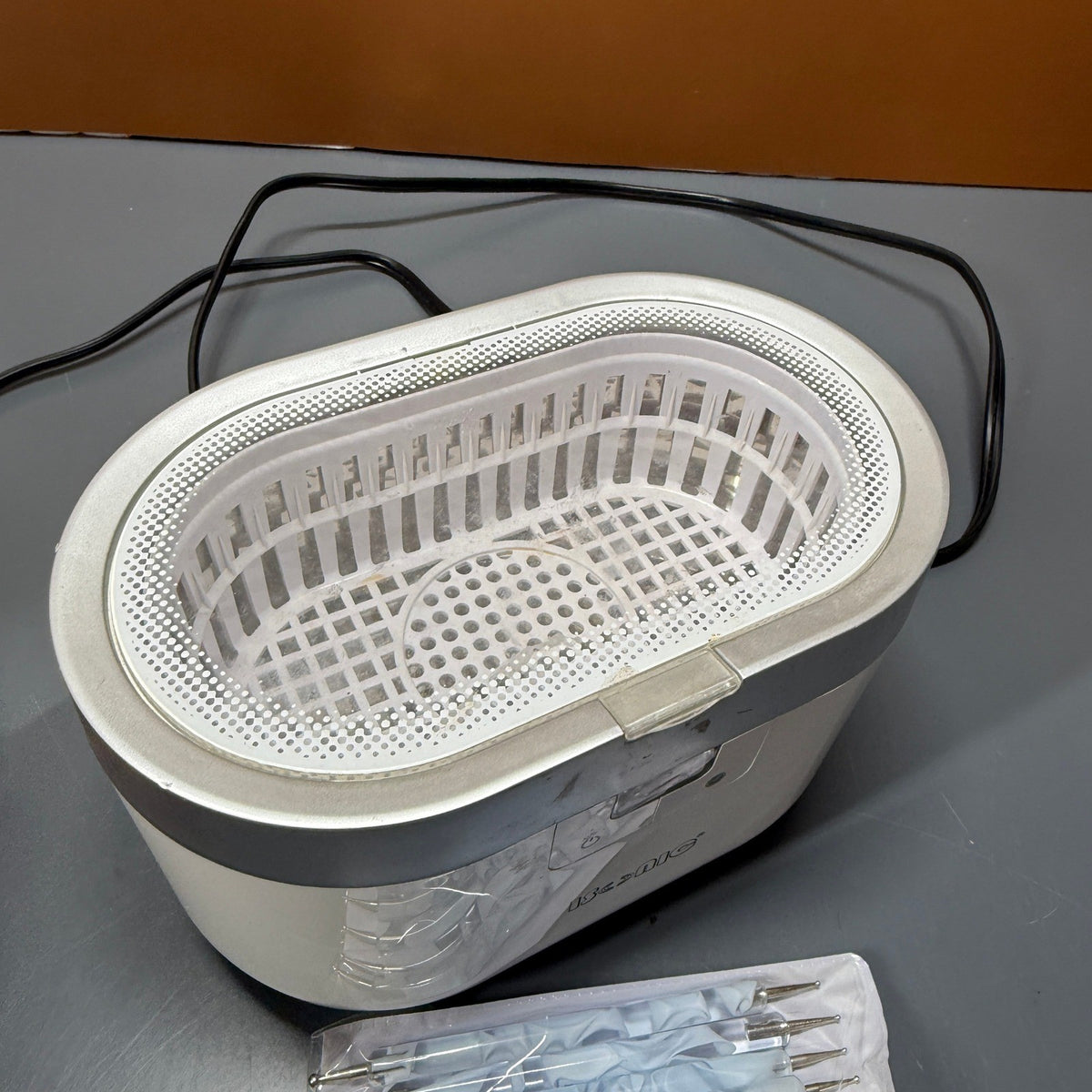 iSonic D2830 Digital Ultrasonic Cleaner 35W Jewelry Eyeglass Coin Cleaner