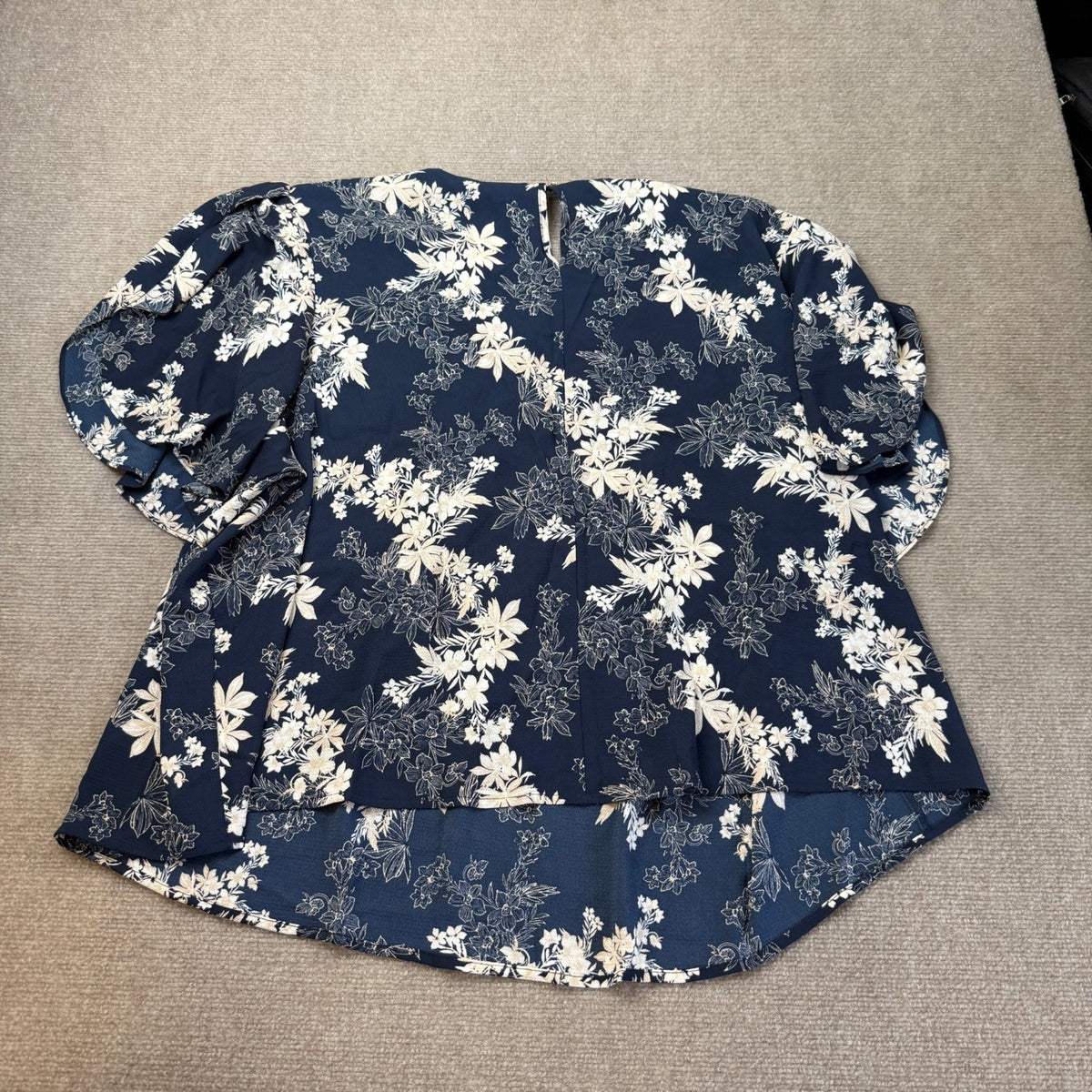 MSRP $48 Liz Claiborne Womens 3X Navy Floral Short Sleeve Blouse Round Neck