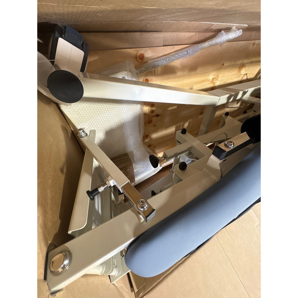 Vivacomfort ADI903-05 Tilting Power Hi-Lo Rehab Therapy Table 475 lbs Chiroprac